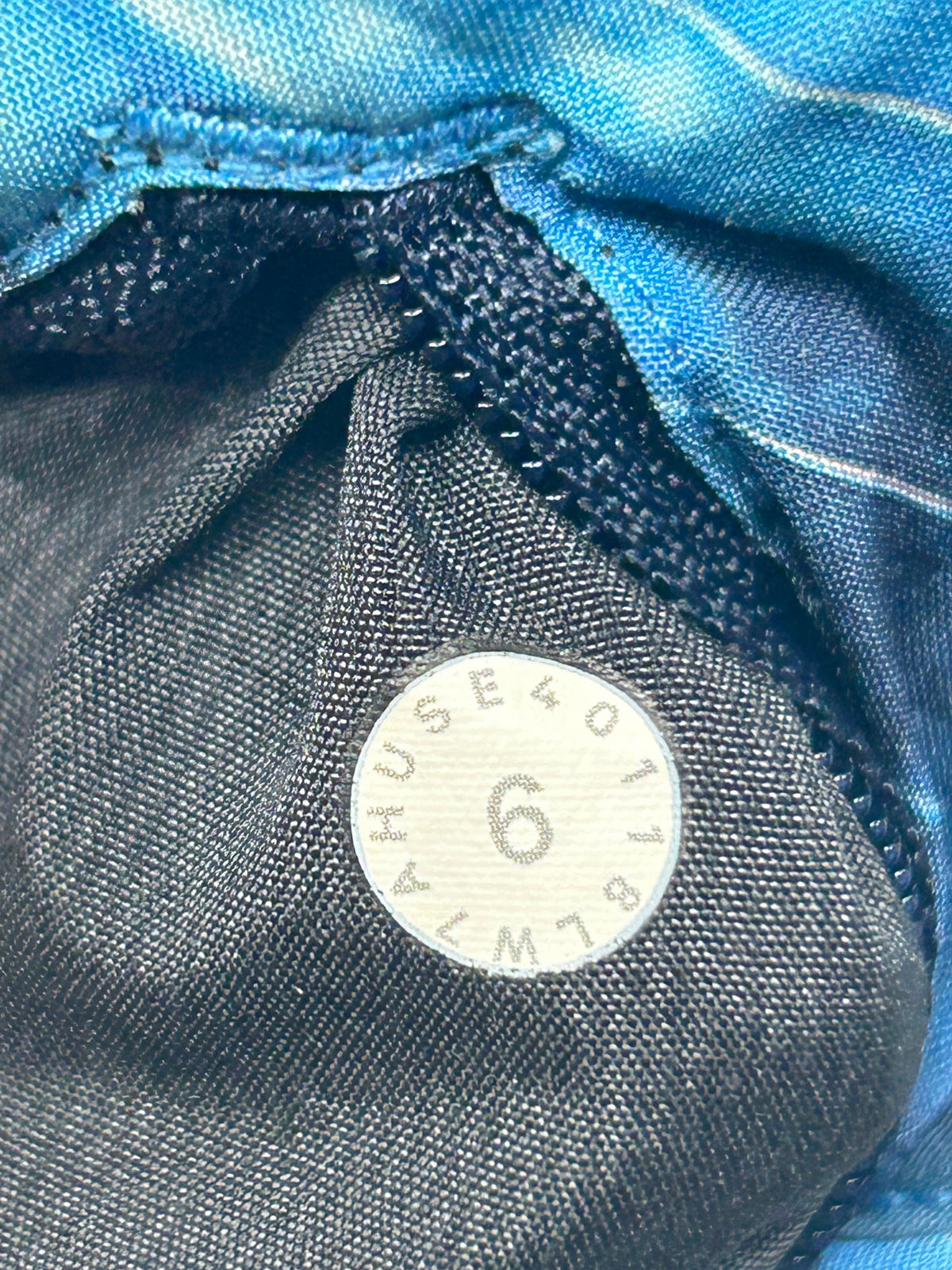 Lululemon Tracker Short V 4" Size 6 Tidal Multi