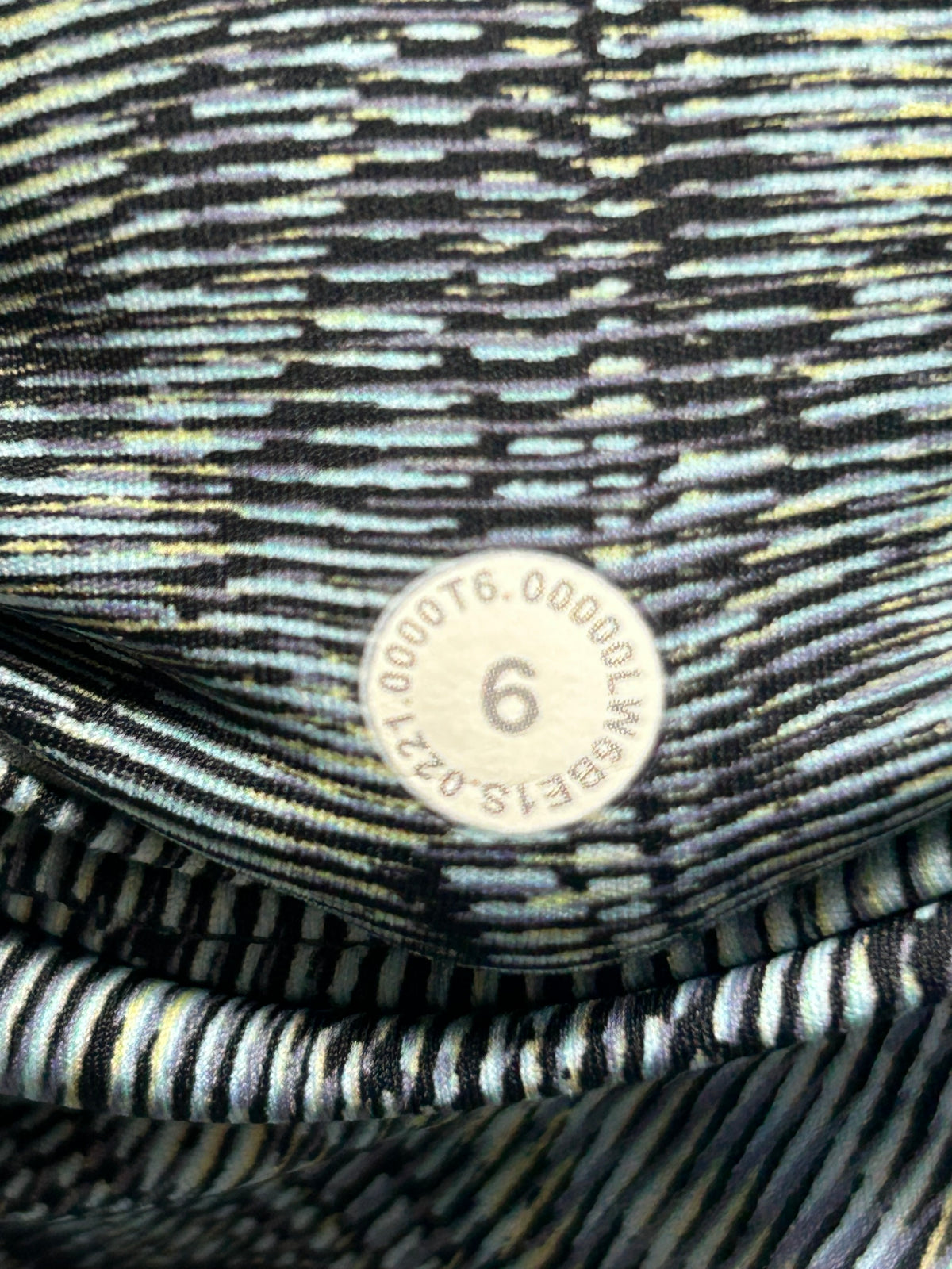 Lululemon Fast and Free High Rise Crop 23" Size 6 Dimensional Icing Blue Multi