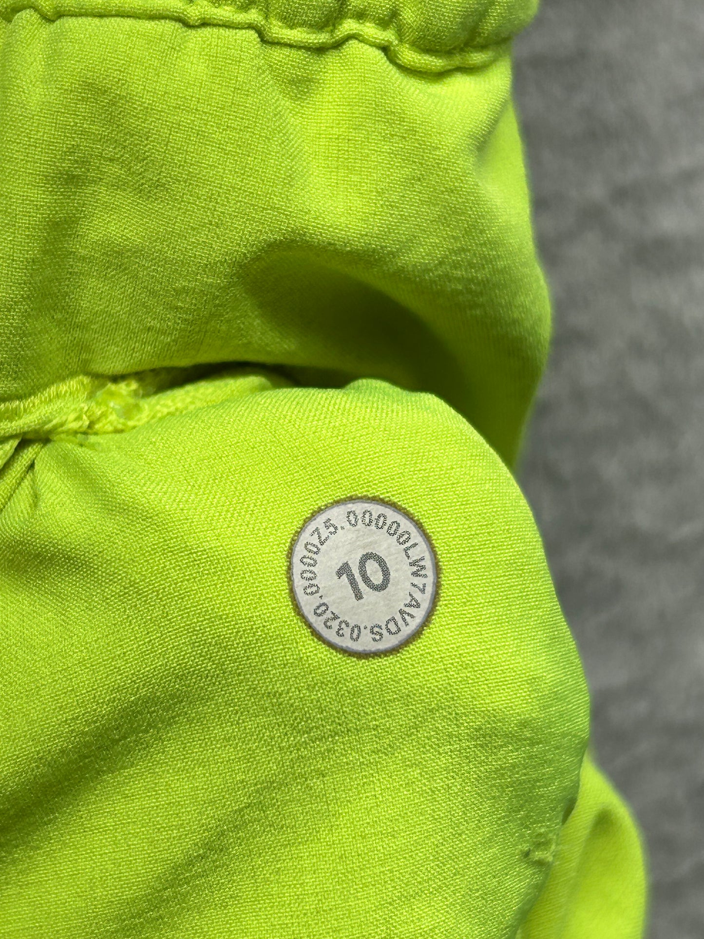 Lululemon Tracker Short V 4" Size 10 Highlight Yellow