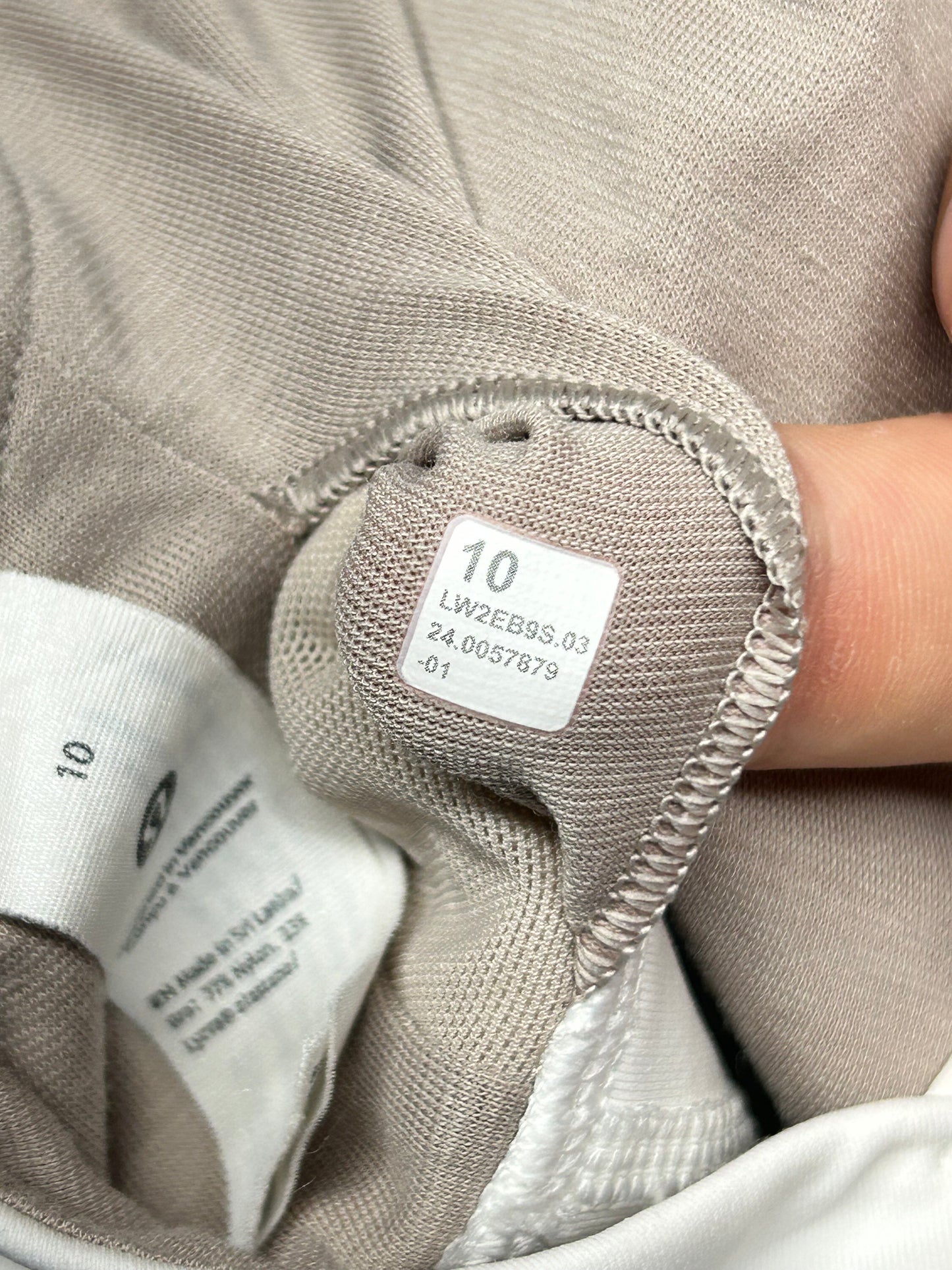 Lululemon Energy Longline Bra Size 10 (Square) White