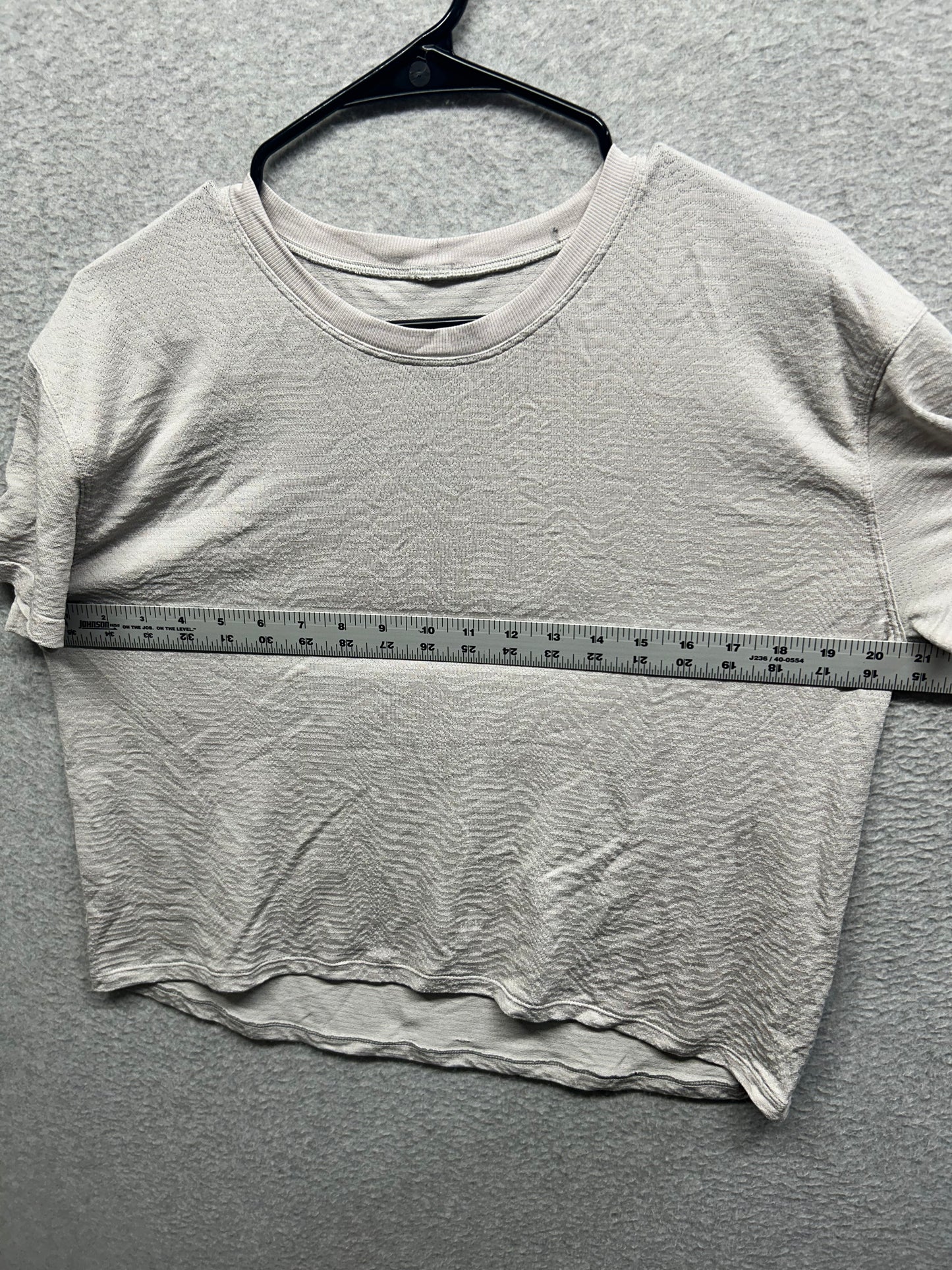 Lululemon Textured Knit Short Sleeve Shirt Size 12/14 White | Bone