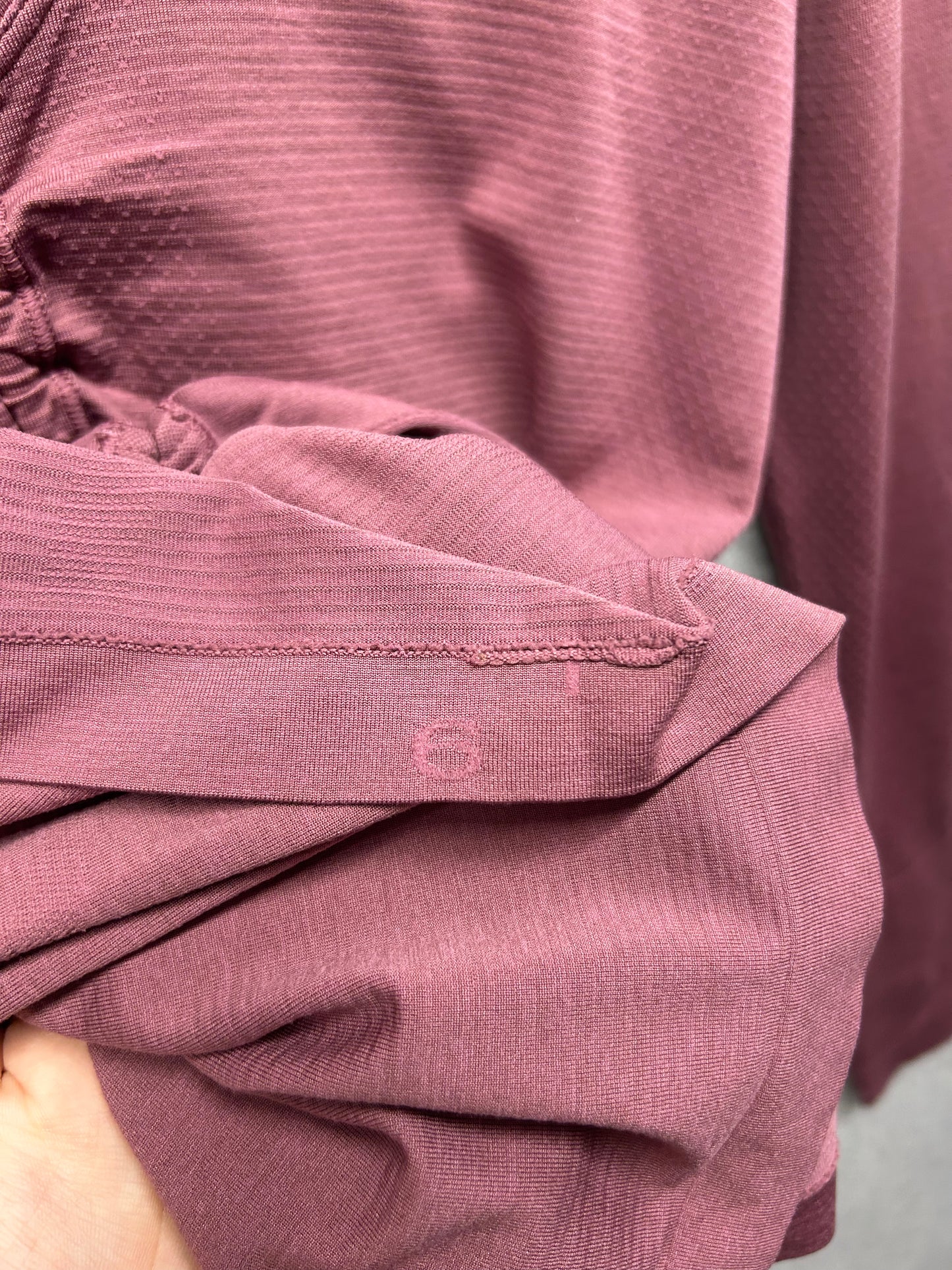 Lululemon Swiftly Speed Long Sleeve Flow Size 6 Plumful