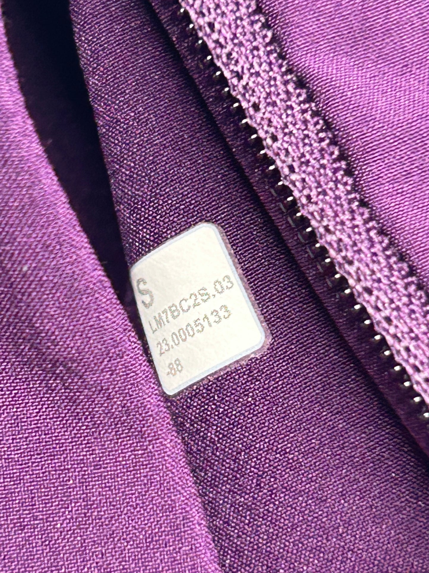 Lululemon Pace Breaker Linerless Short 5" Size Small (Square) Purple
