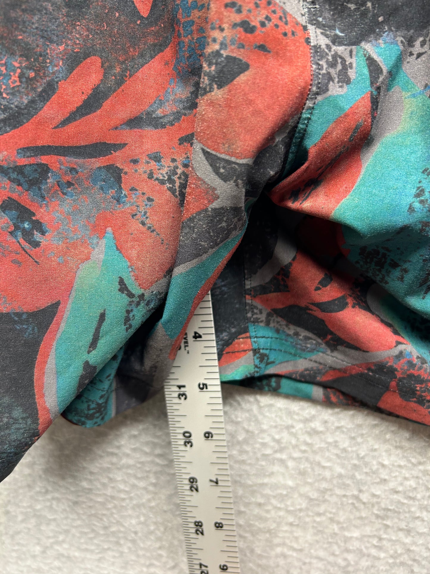 Lululemon Pace Breaker Short 5" Linerless Size Small Tropical Shadow Shark Teal Multi