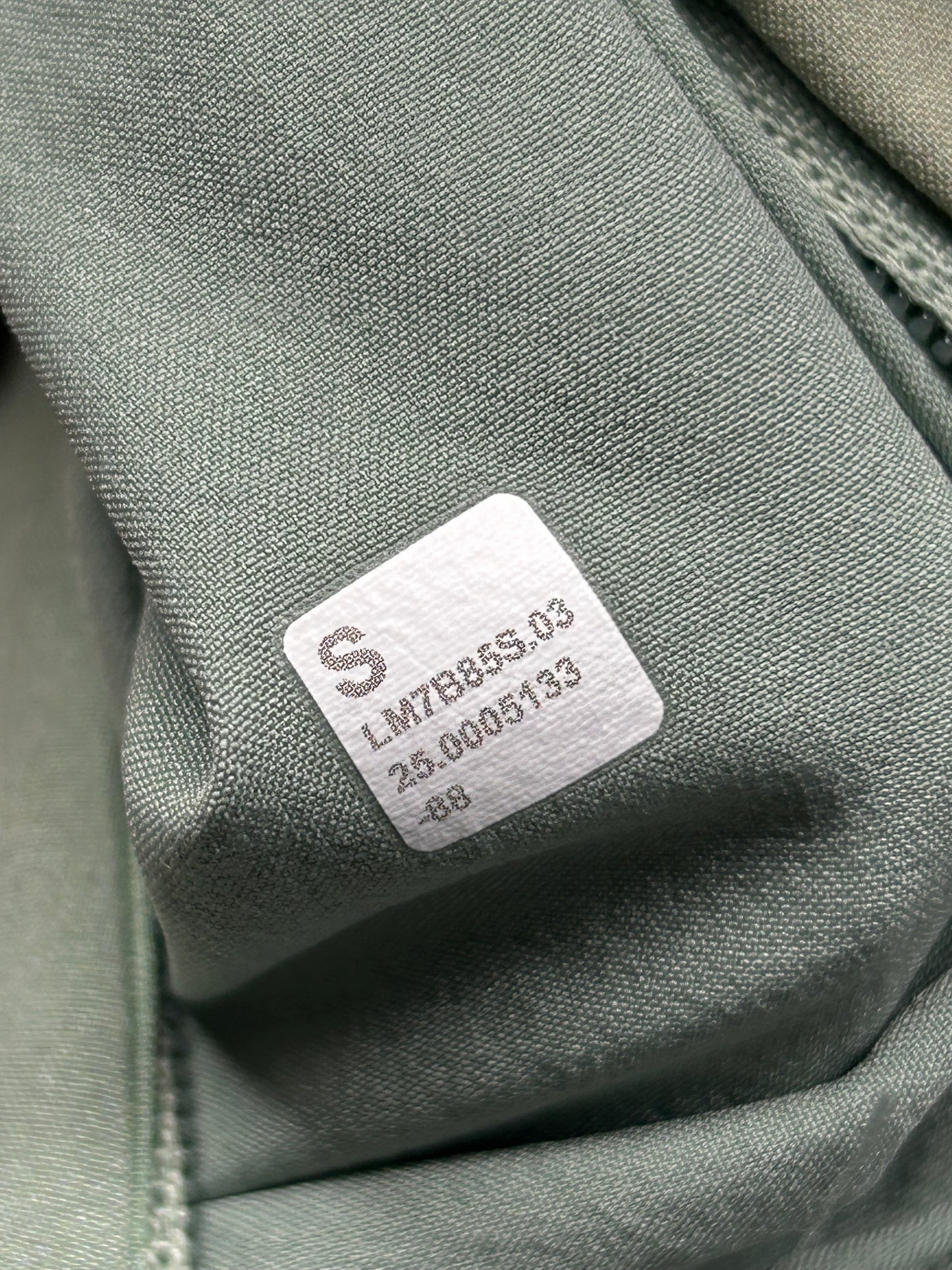 Lululemon Pace Breaker Linerless 5” Shorts Size Small (Square) Green Chroma Multi