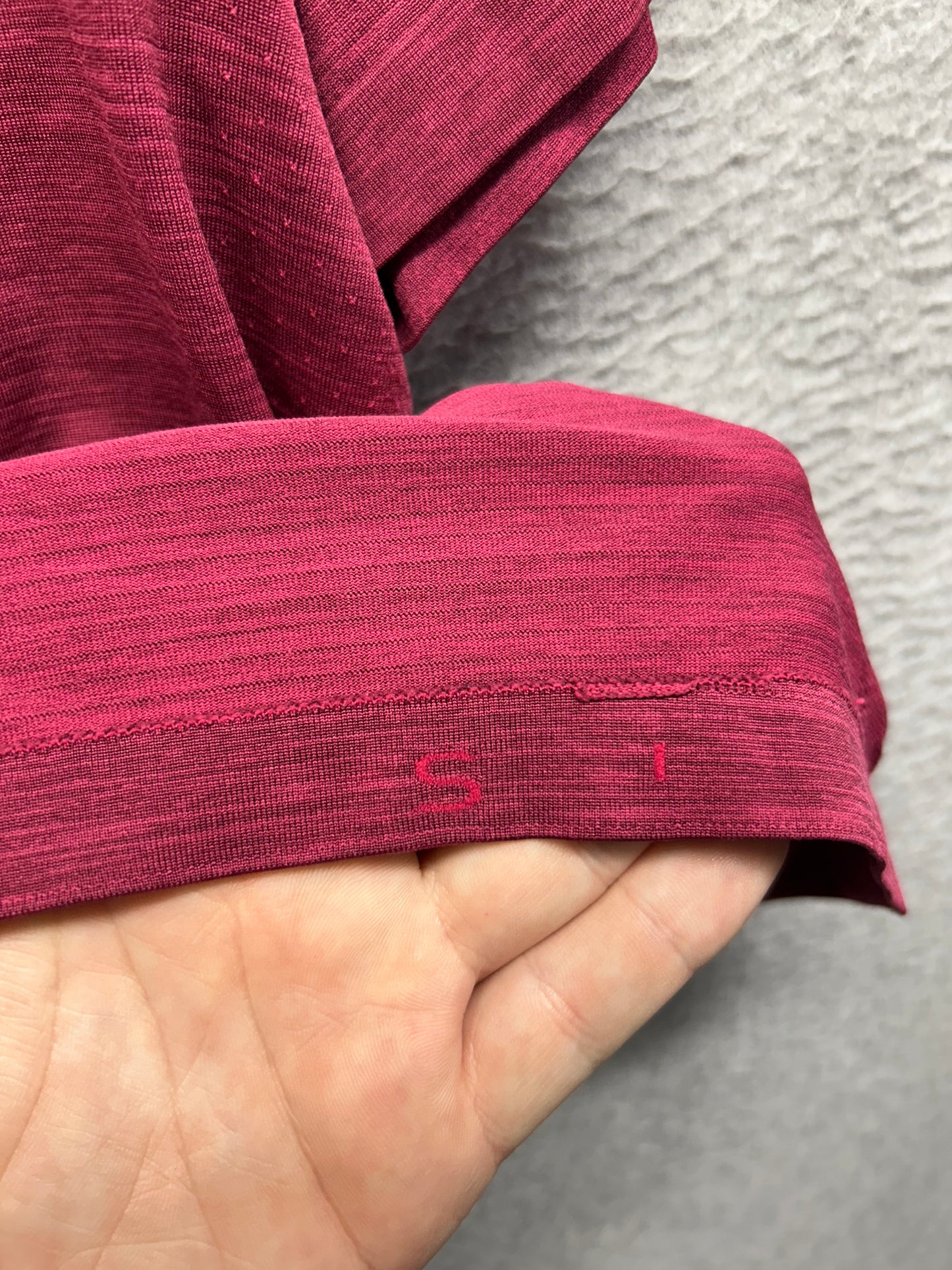Lululemon Metal Vent Tech Short Sleeve Size Small Prep Red