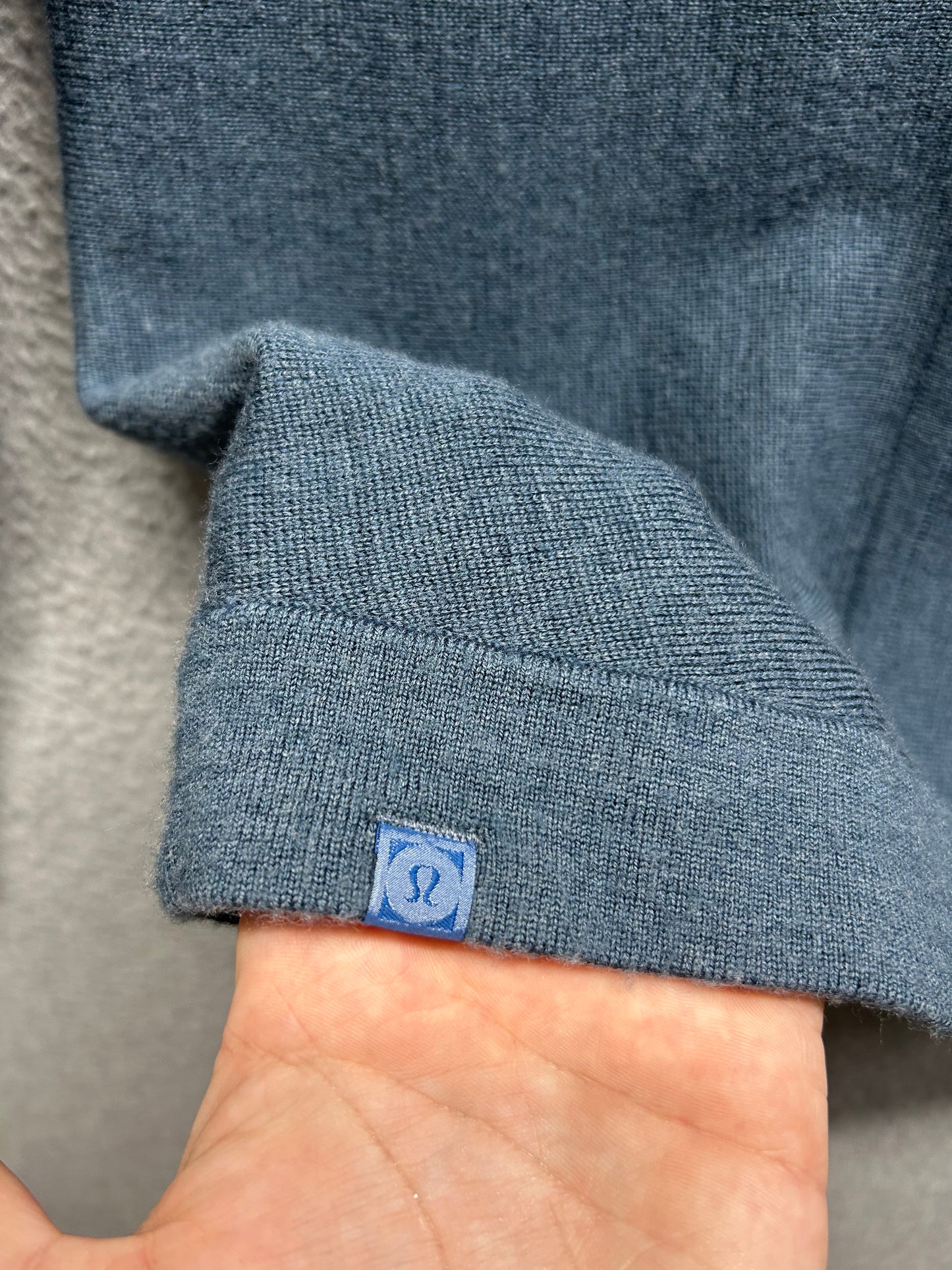 Lululemon Alpine Air 1/2 Zip Size Small Heathered Astro Blue