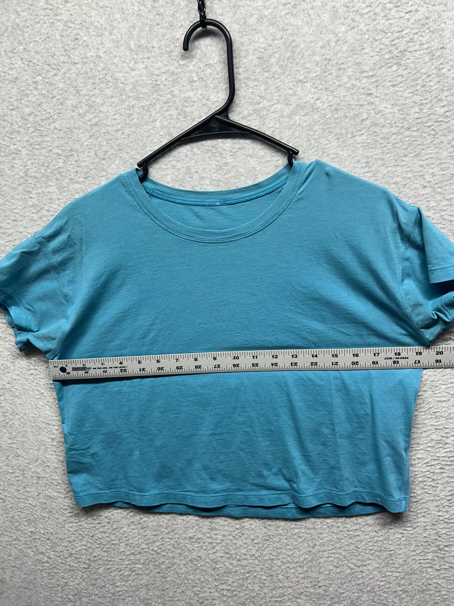 Lululemon All Yours Organic Cotton Cropped T-Shirt Size 10-12 Blue