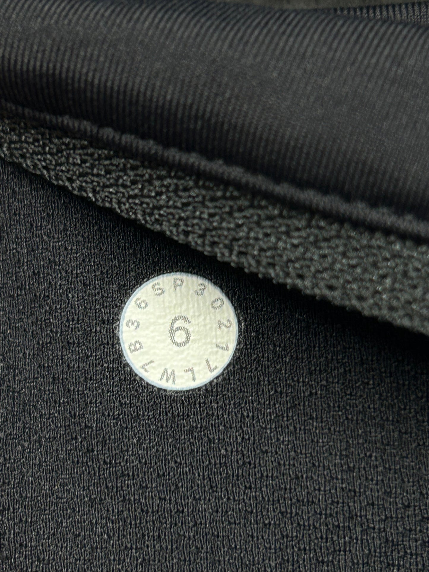 Lululemon Run Times Short 4" Size 6 Ditsy Daisy White Black