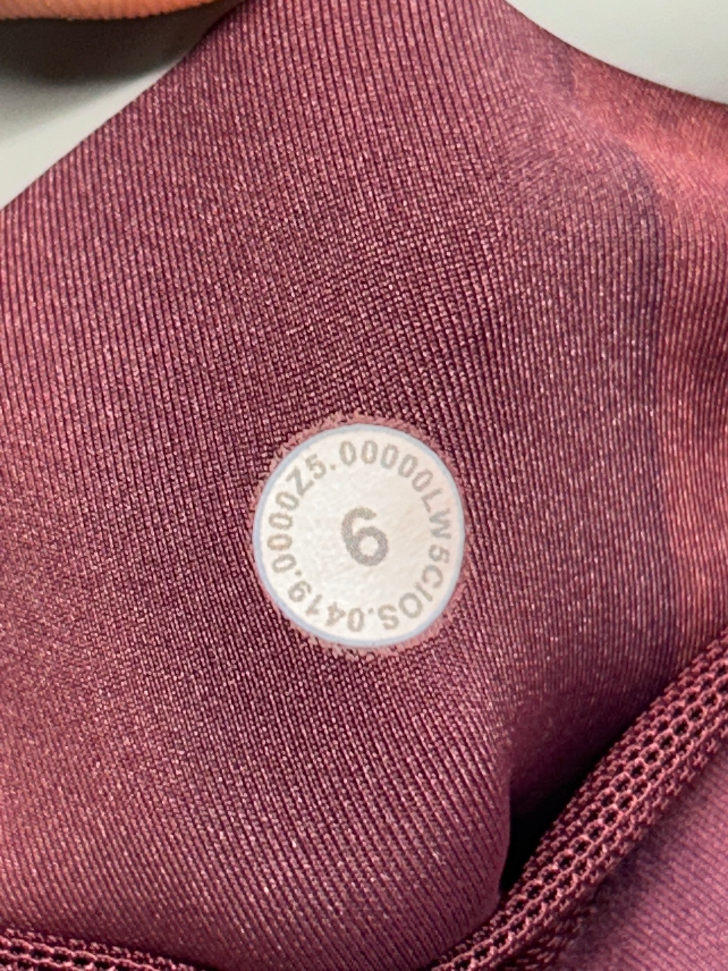 Lululemon In Movement Tight 25" Everlux Size 6 Linear Spray Dye Garnet