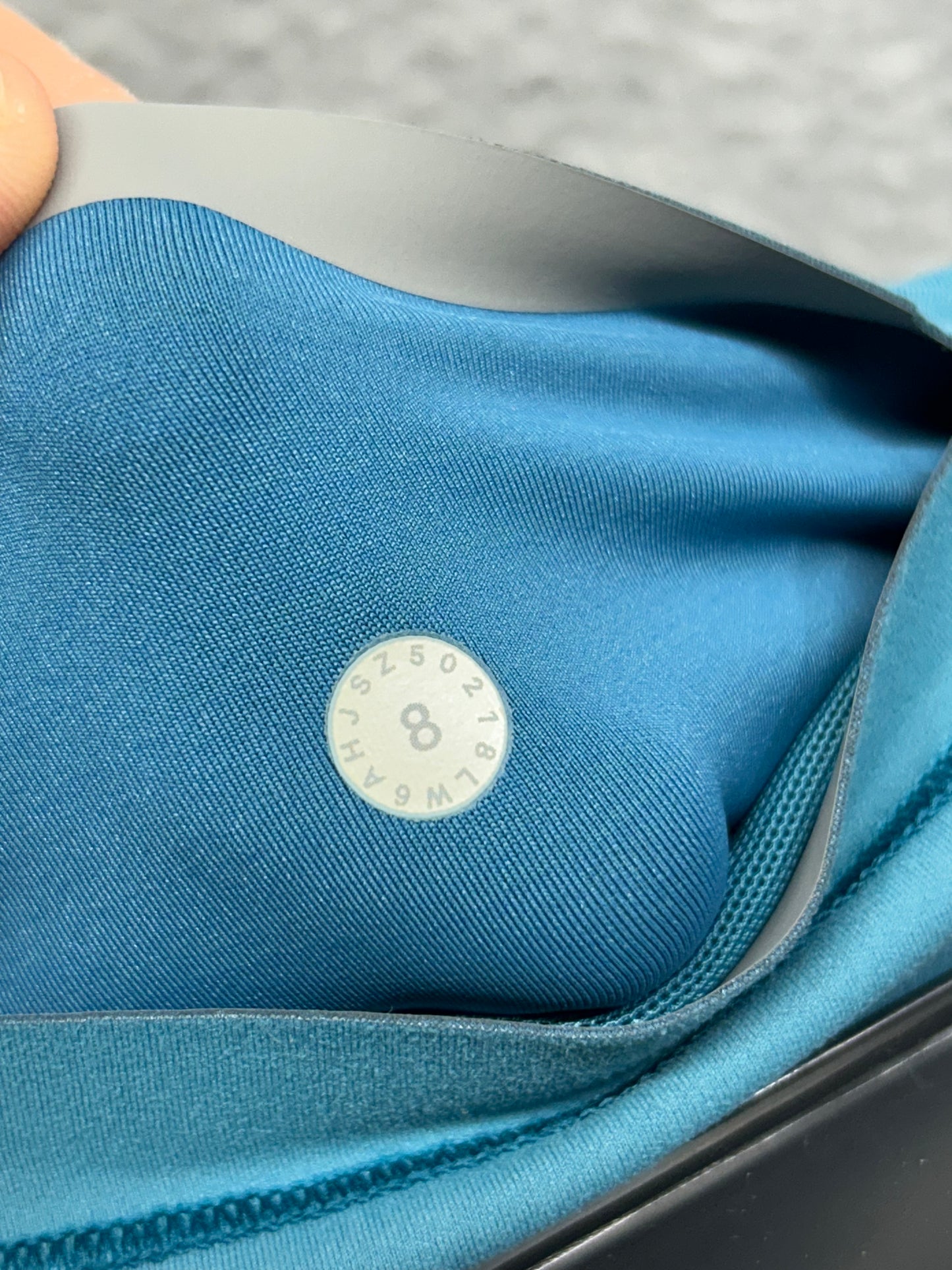 Lululemon In Movement Crop Everlux 19" Size 8 Pacific Teal