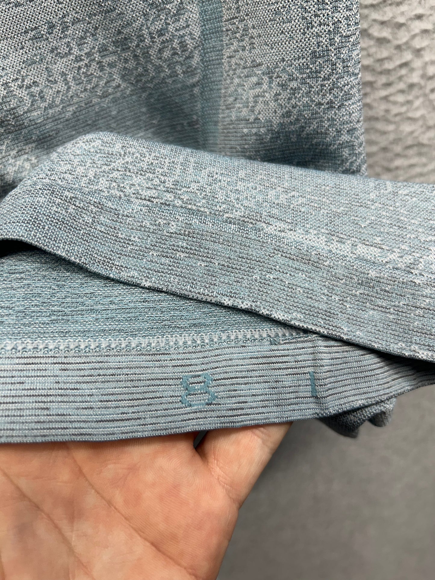 Lululemon Swiftly Speed Short Sleeve Size 8 Aqua Smoke