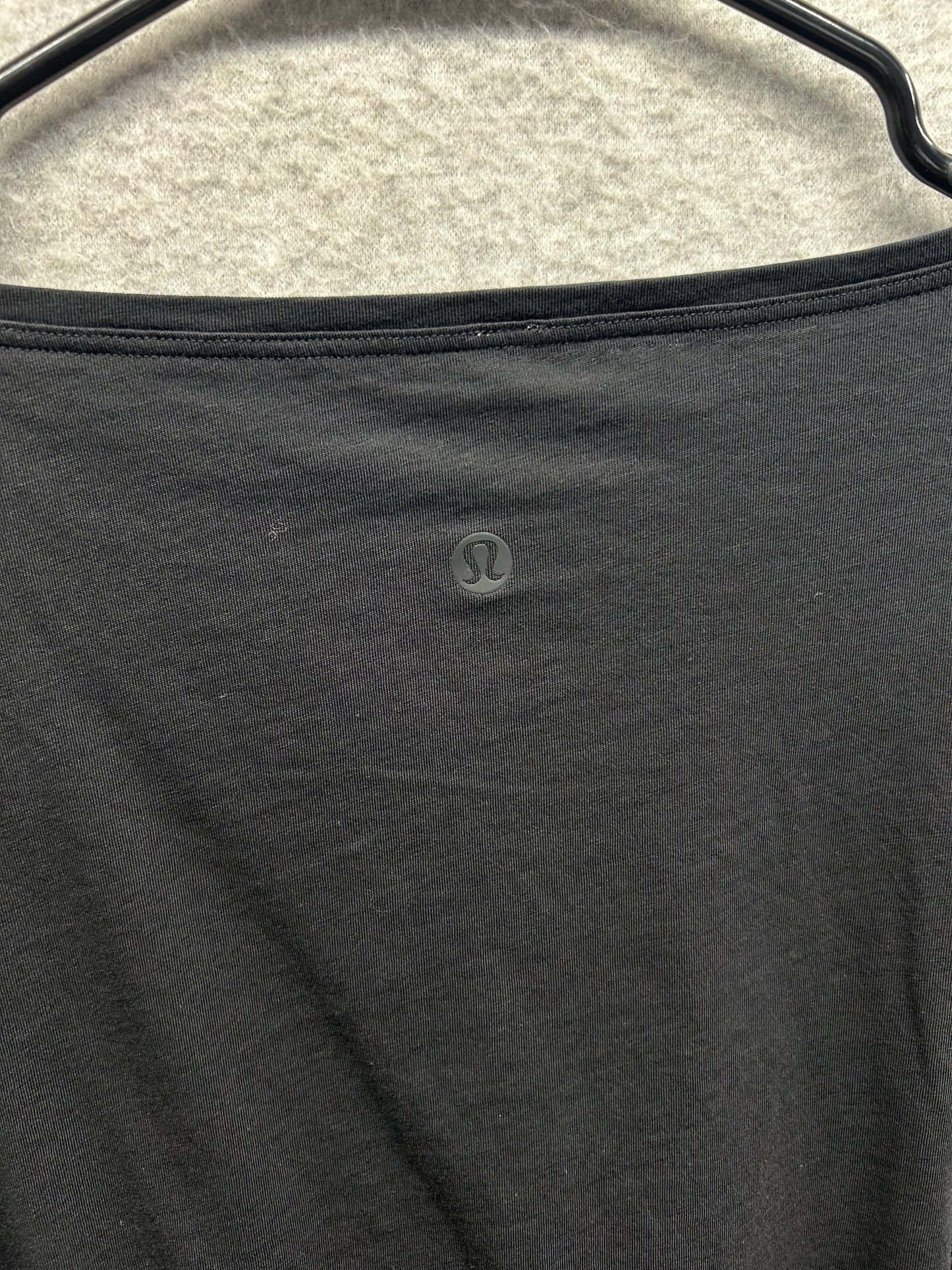Lululemon Back In Action Short Sleeve Size 8 Black