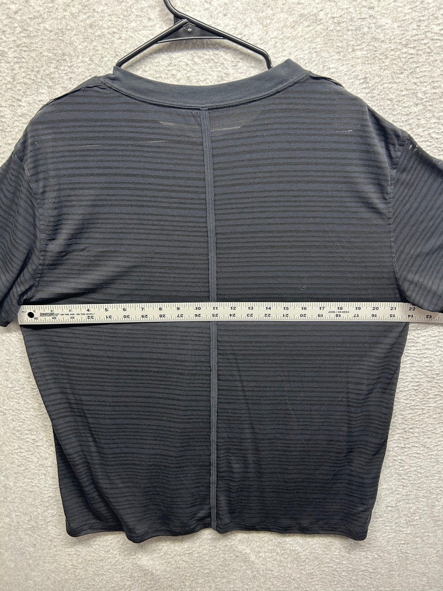 Lululemon All Yours Boyfriend Tee Size 12 Stripe Black