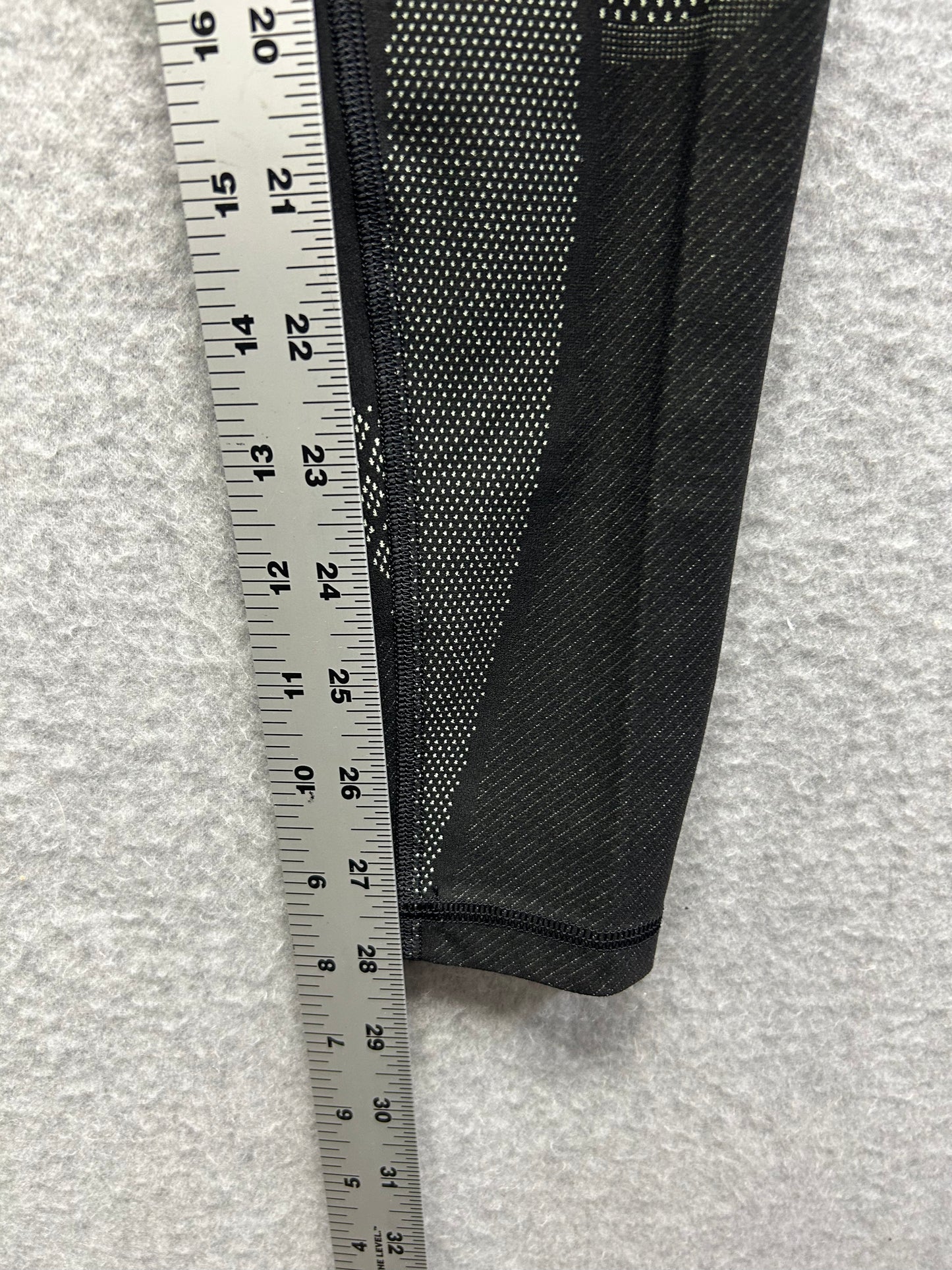 Lululemon Mapped Out High-Rise Tight 28" Size 6 Black / Florid Flash