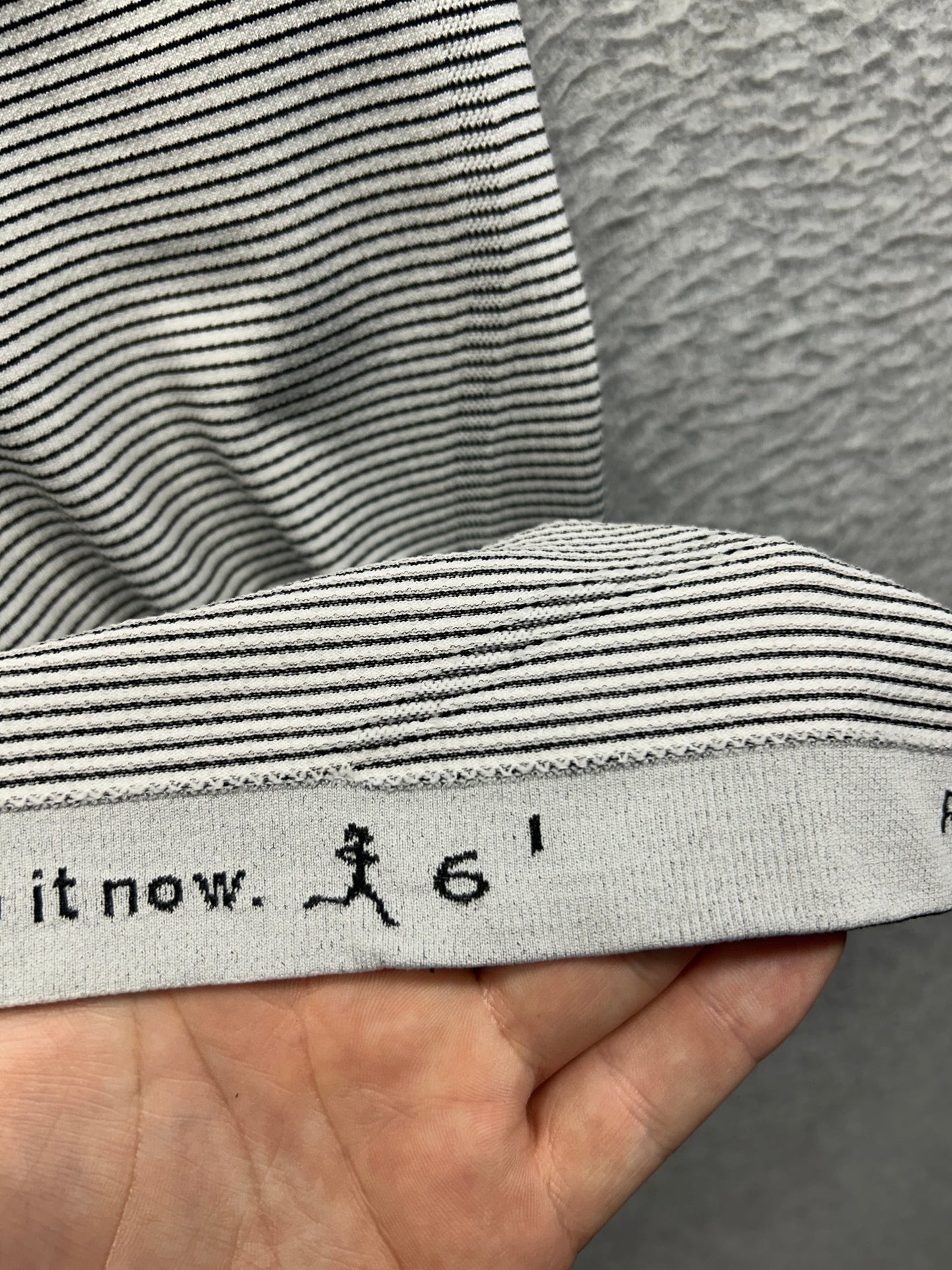 Lululemon Swiftly Tech Racerback Size 6 White Black Striped