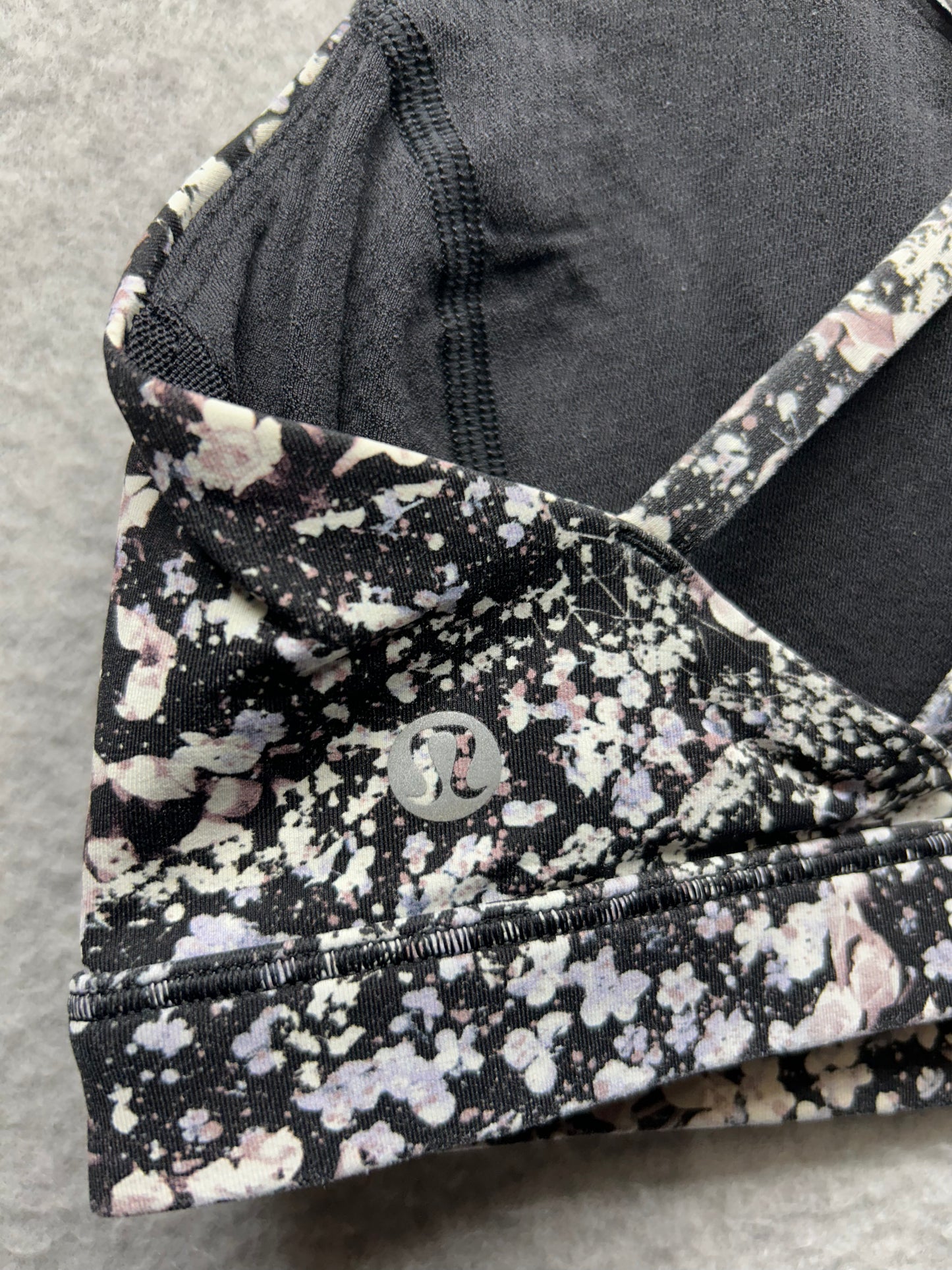 Lululemon Free To Be Serene Bra Size 6 Serigraph Starlight Black Multi