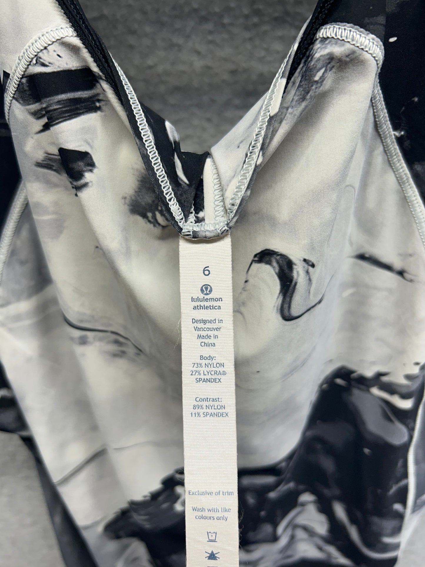 Lululemon Sculpt Tank Size 6 Biggie Pigment Wave White Black