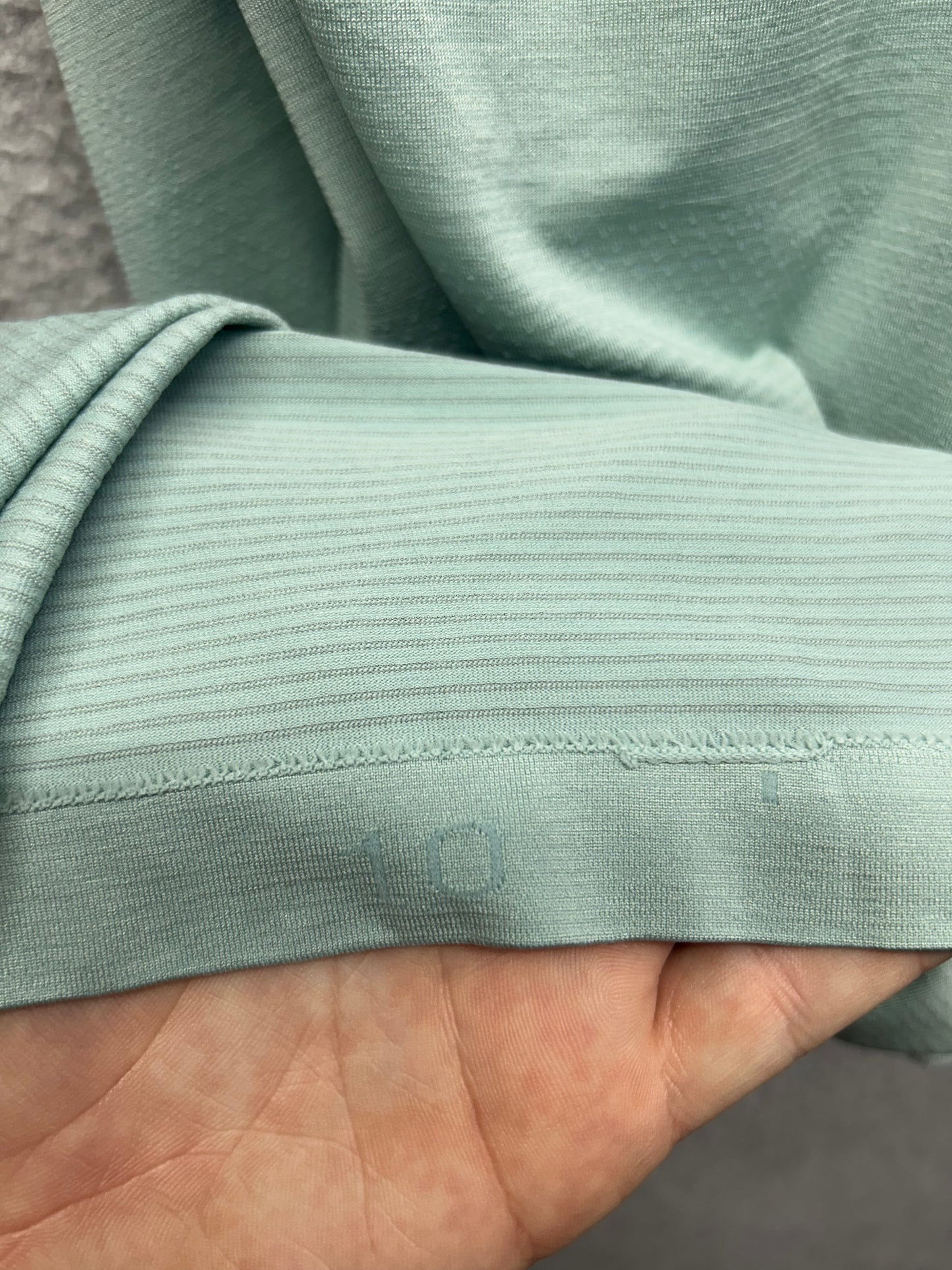 Lululemon Swiftly Tech Racerback Tank Top 2.0 Waist Length Size 10 Sea Mist