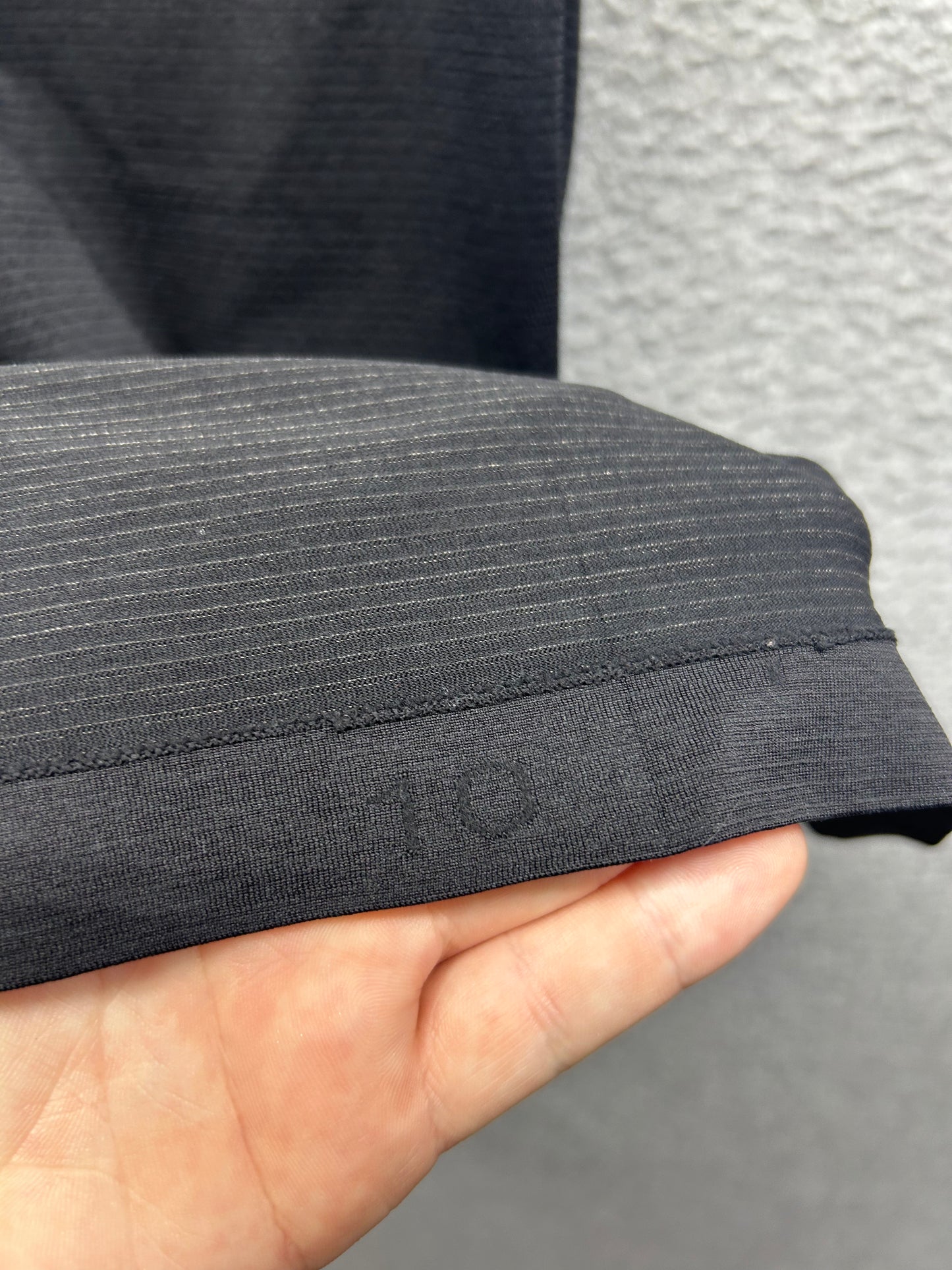 Lululemon Swiftly Tech Racerback 2.0 Size 10 Black