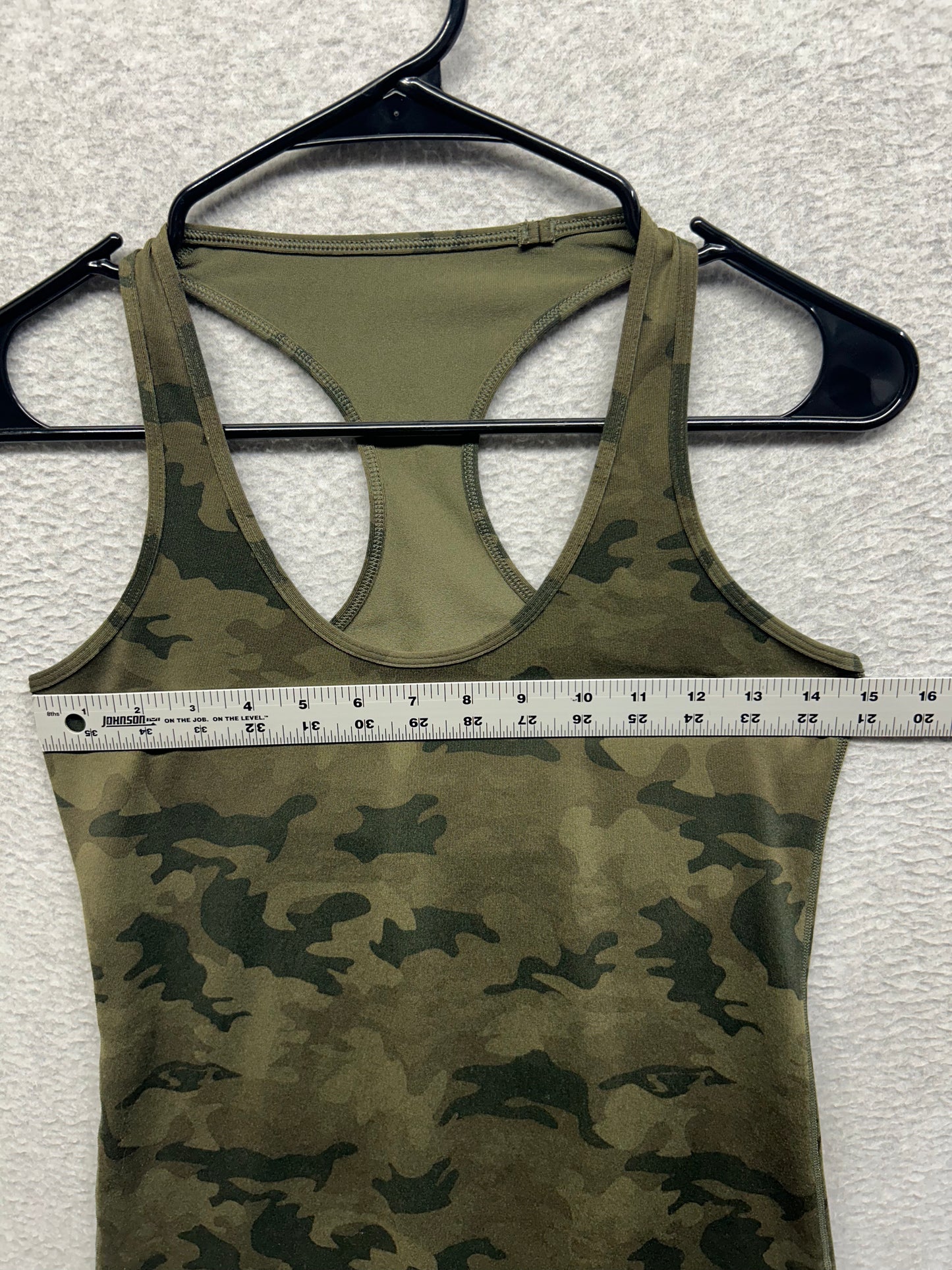 Lululemon Cool Racerback Size 10 Savasana Camo 20cm Fatigue Green