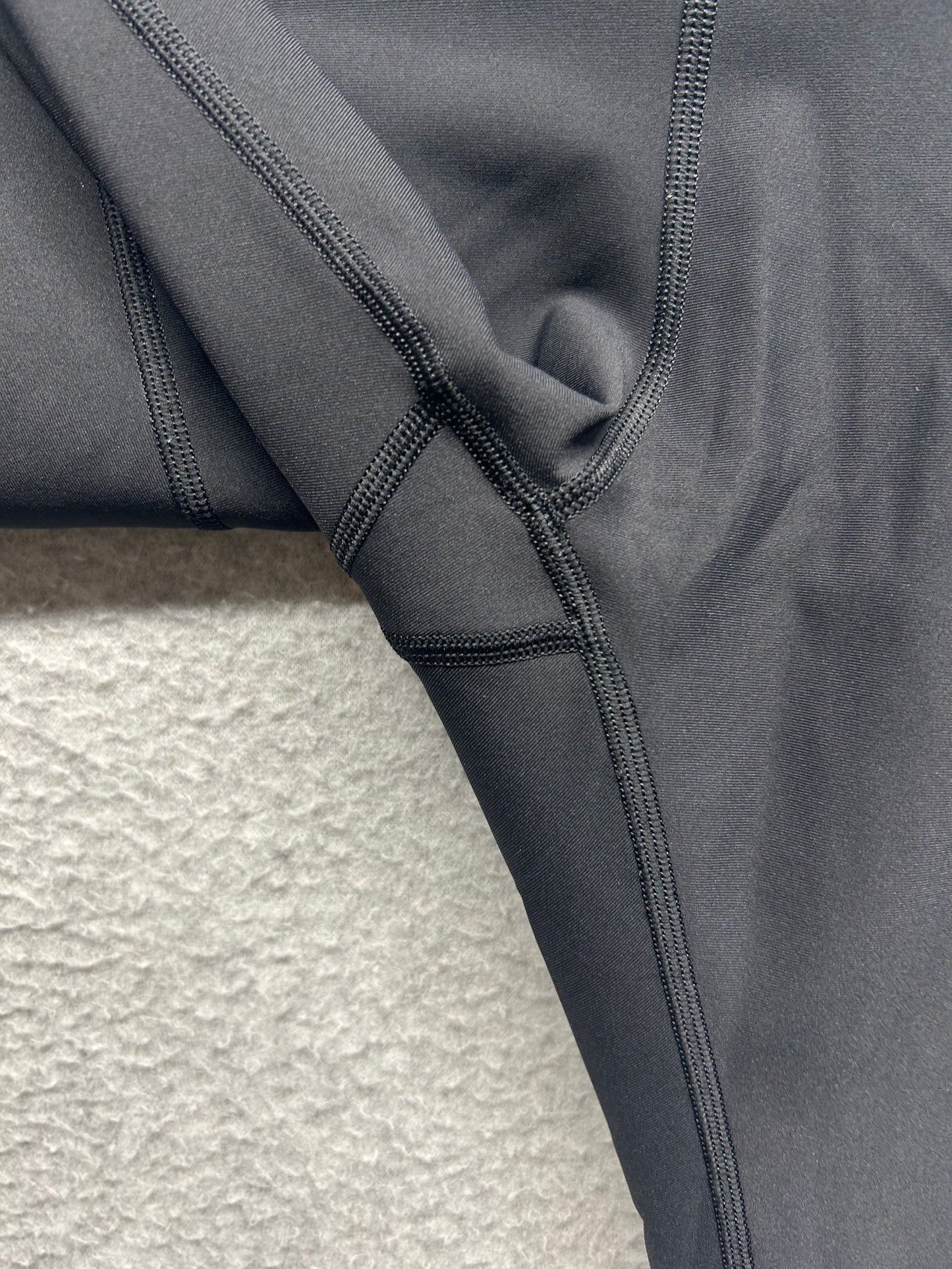 Lululemon Inspire Tight II Size 4 Black