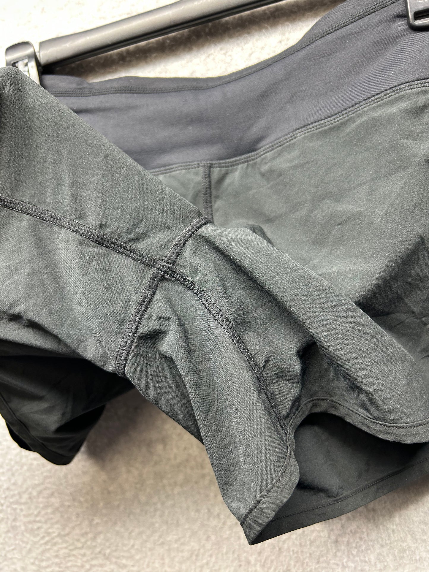 Lululemon Speed Up Short Long 4" Size 4 Black