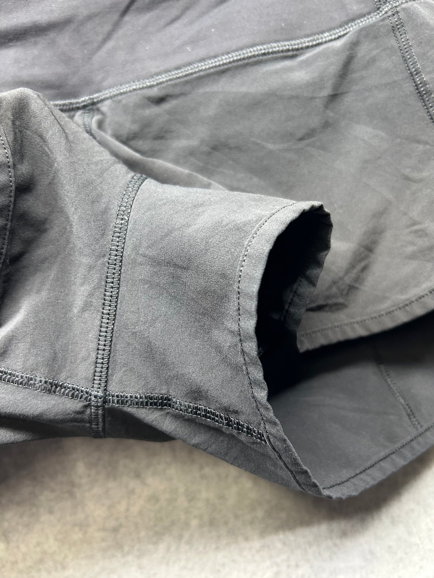 Lululemon Speed Up Short 2.5" Size 4 Black