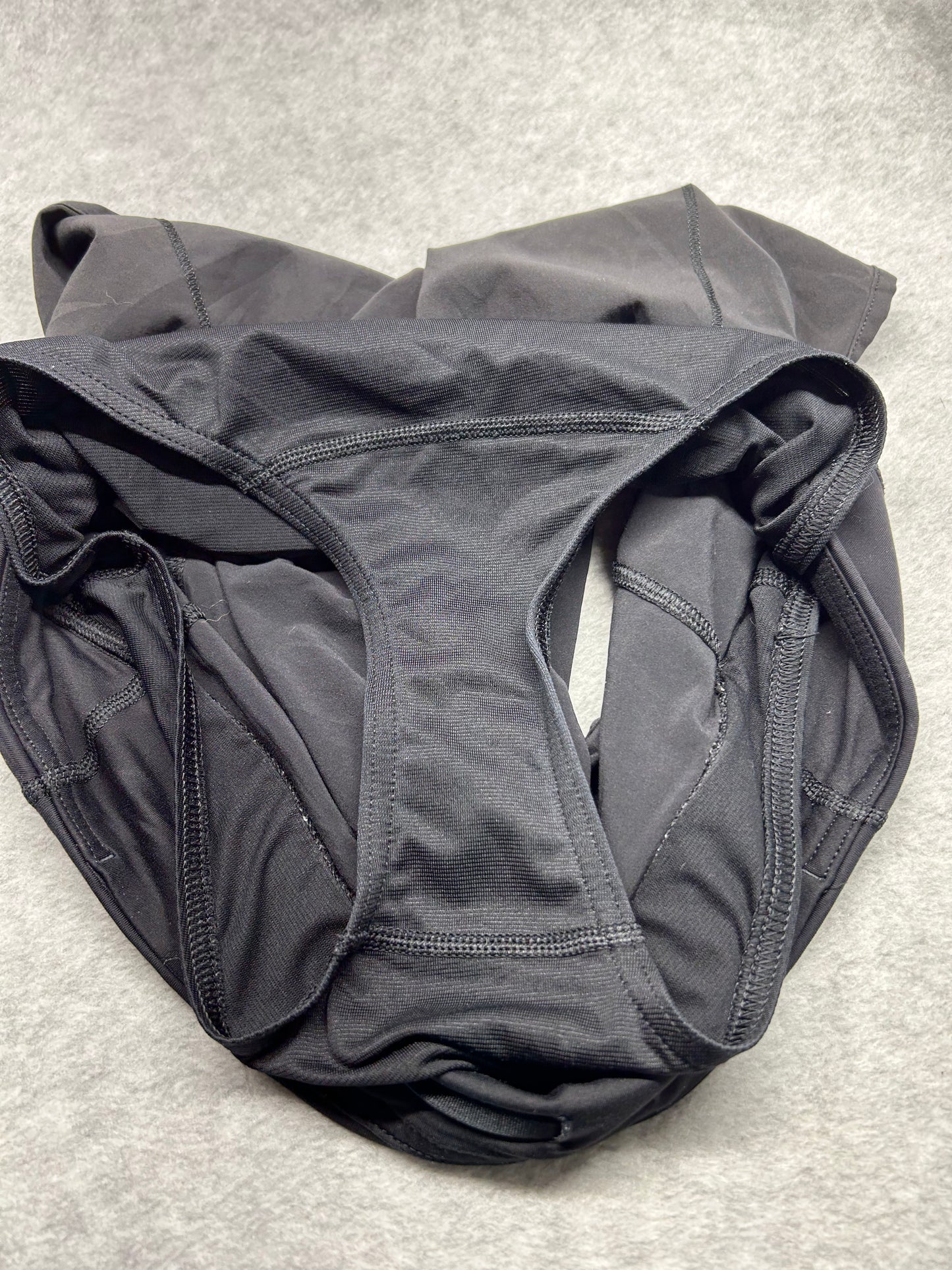 Lululemon Speed Up Short 2.5" Size 4 Black