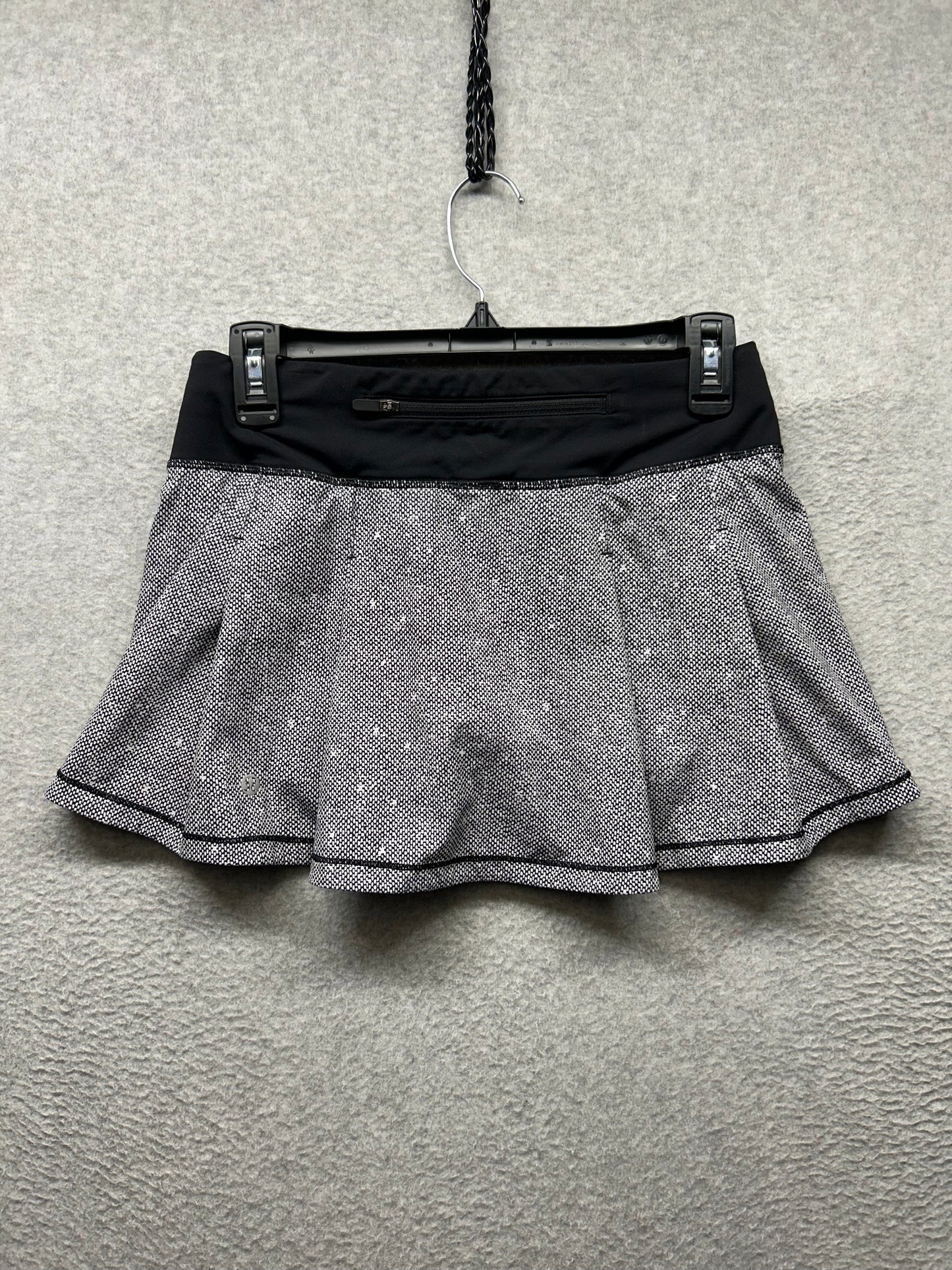 Lululemon Pace Rival Skirt II Size 4 Stretch Dotscape Alpine White Black