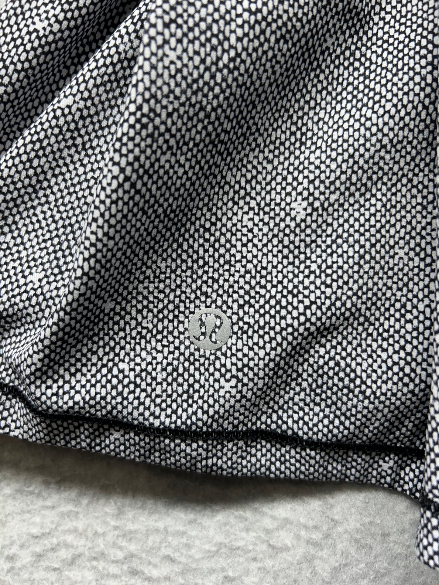 Lululemon Pace Rival Skirt II Size 4 Stretch Dotscape Alpine White Black