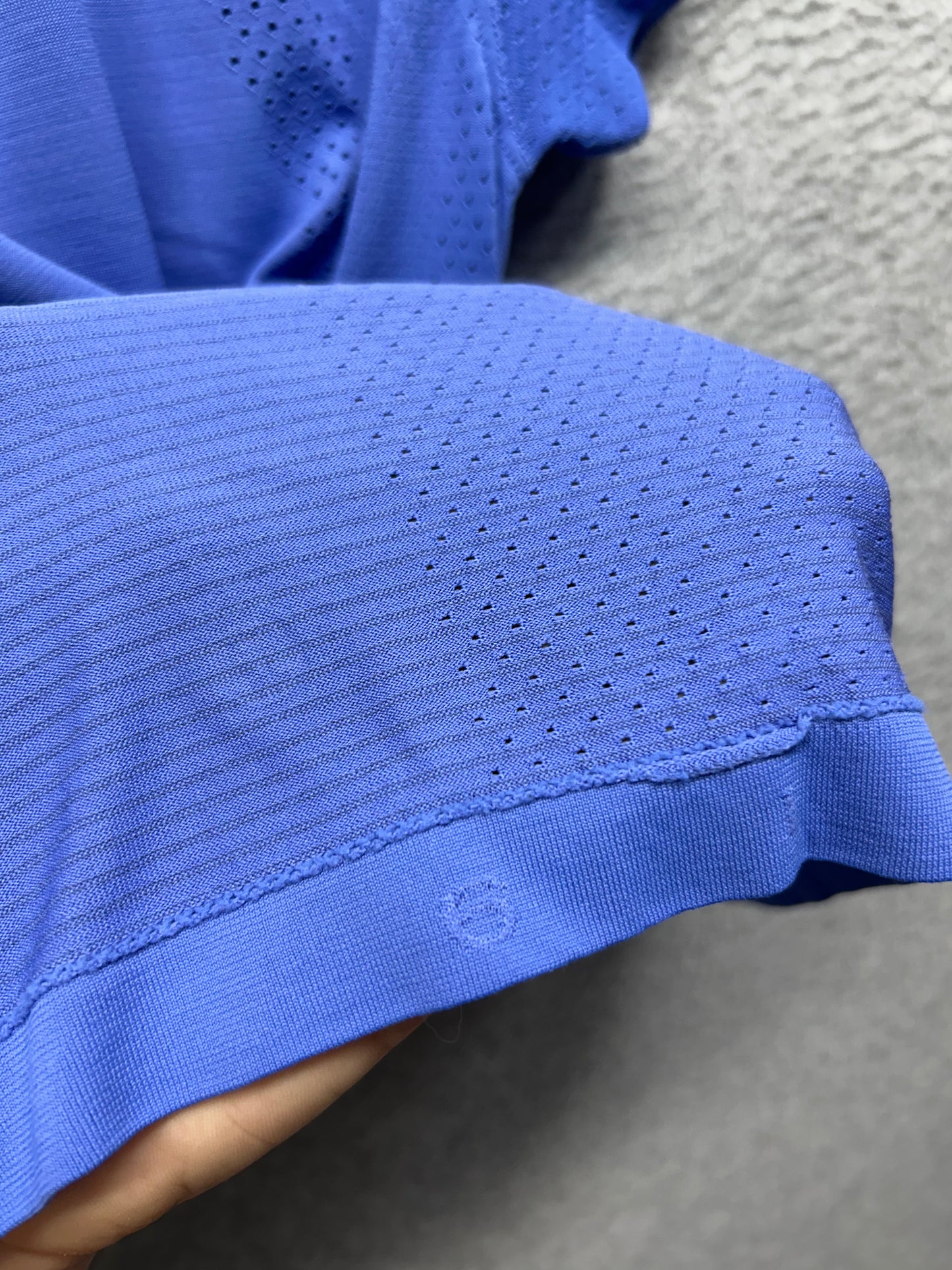 Lululemon Train to Be Short-Sleeve Shirt Size 6 Wild Indigo