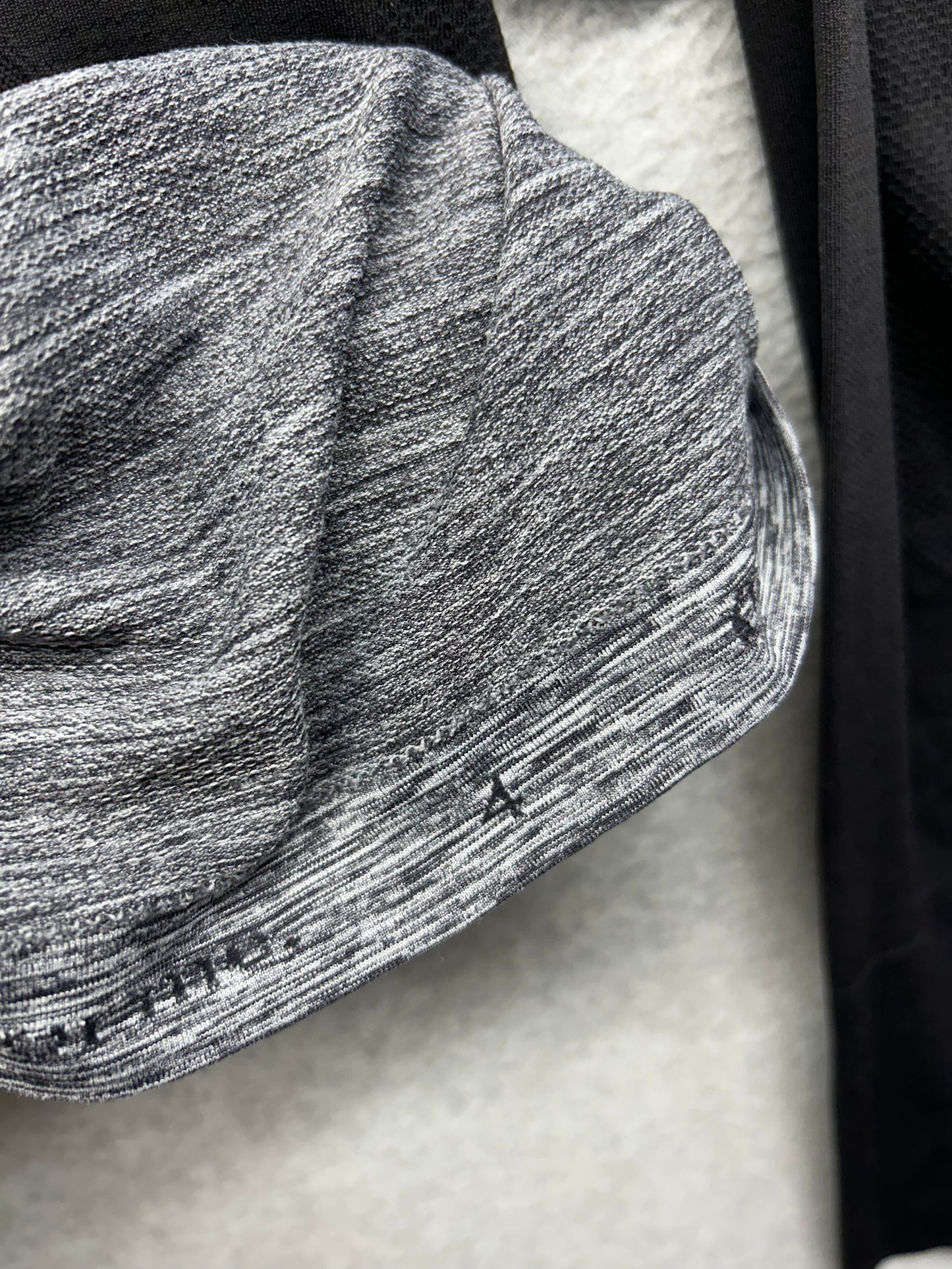 Lululemon Swiftly Tech Long Sleeve Crew Size 4 White Black Ombre