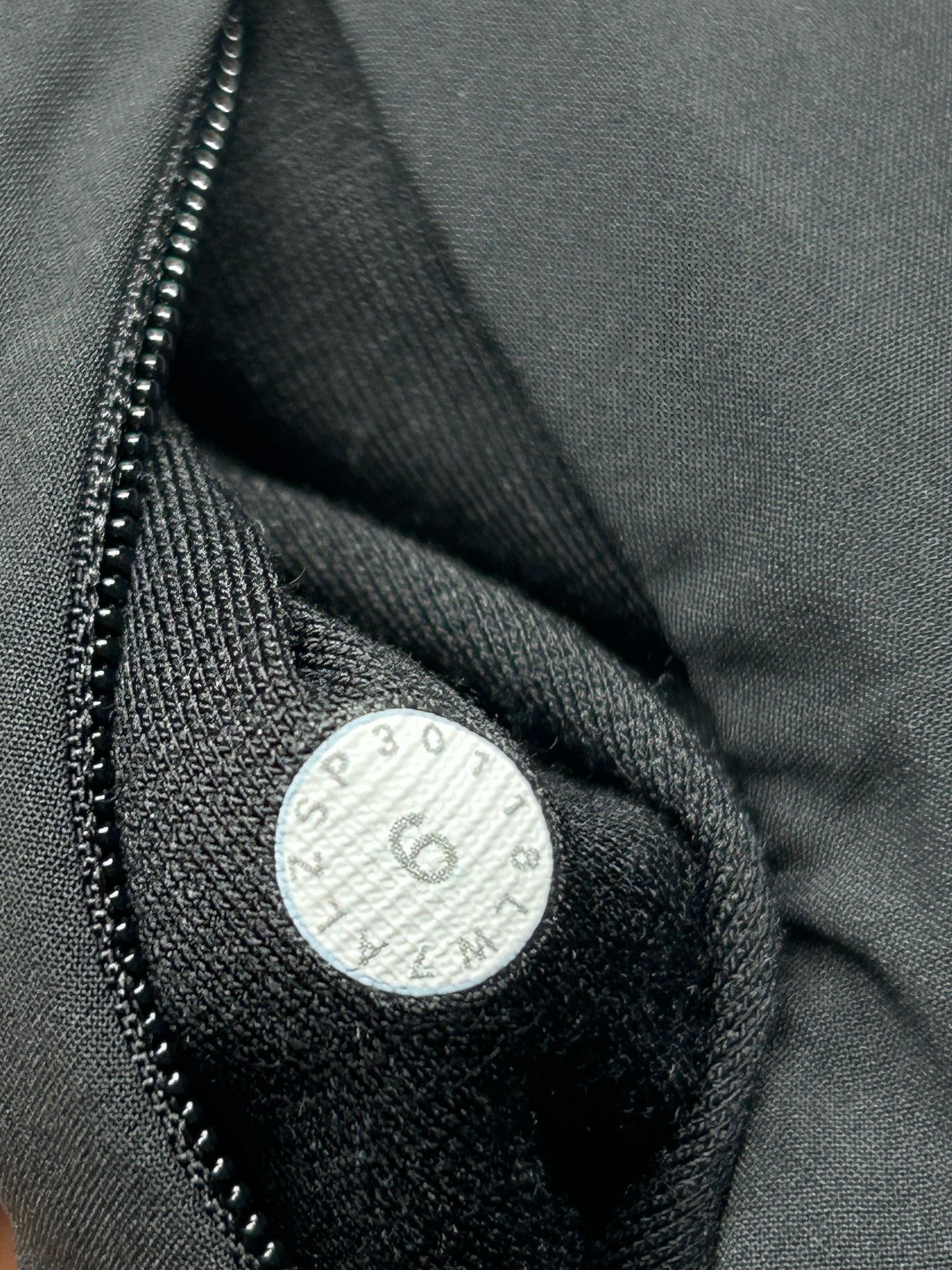 Lululemon Breezy Dot Shorts 2" Size 6 Black