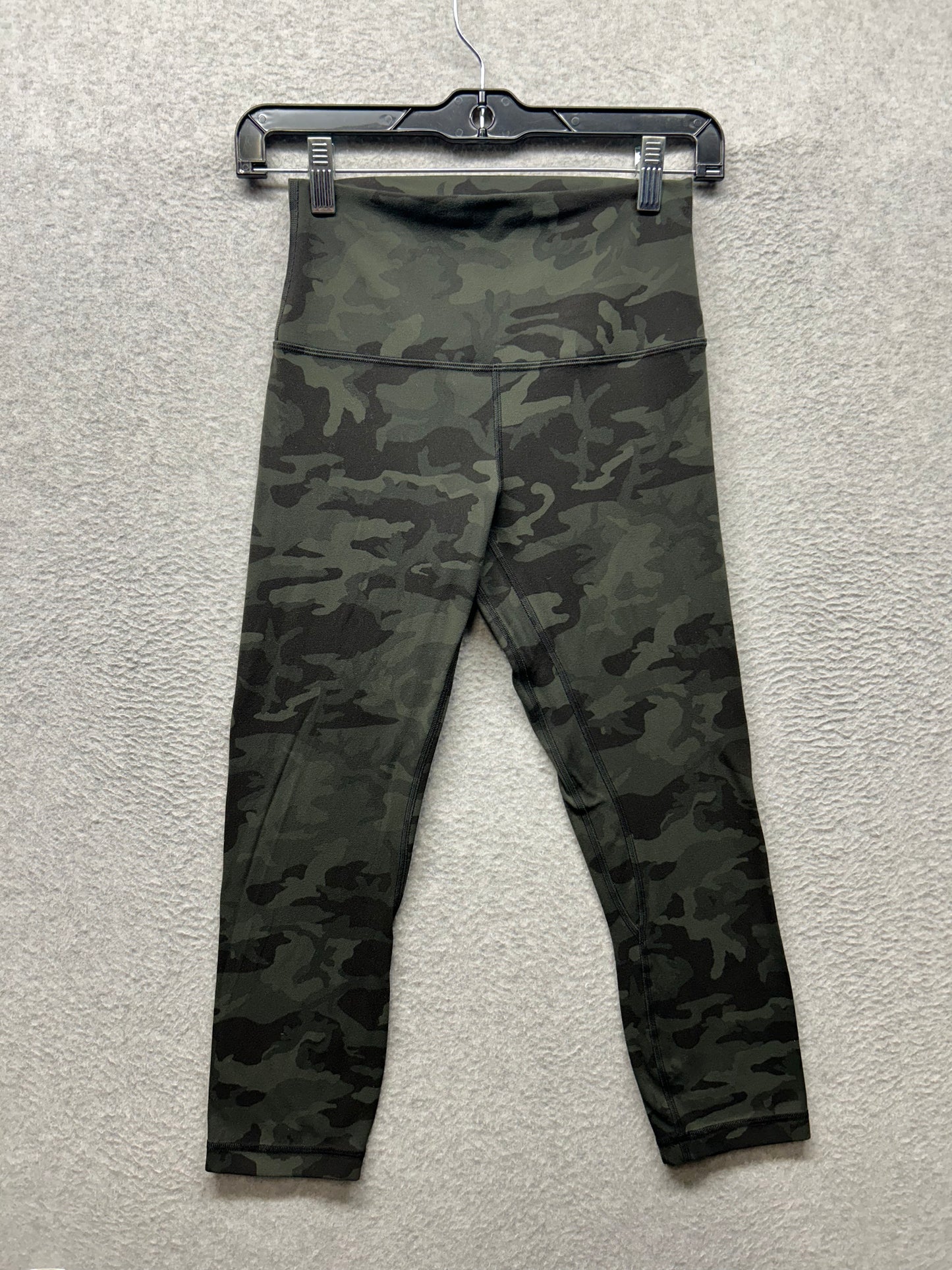 Lululemon Align Crop 21" Size 6 Incognito Camo Multi Gator Green
