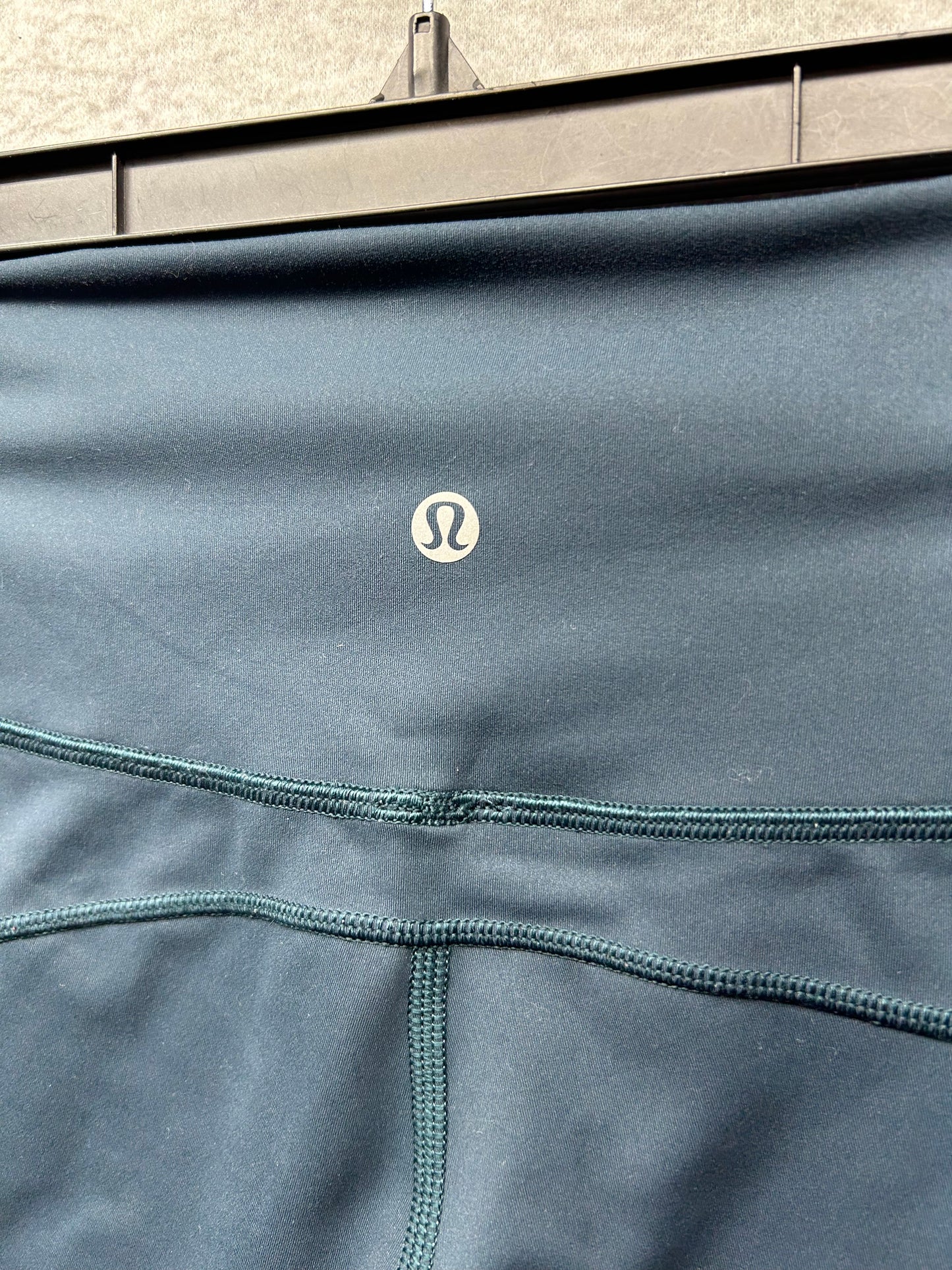 Lululemon In Movement Crop 19" Size 8 Submarine