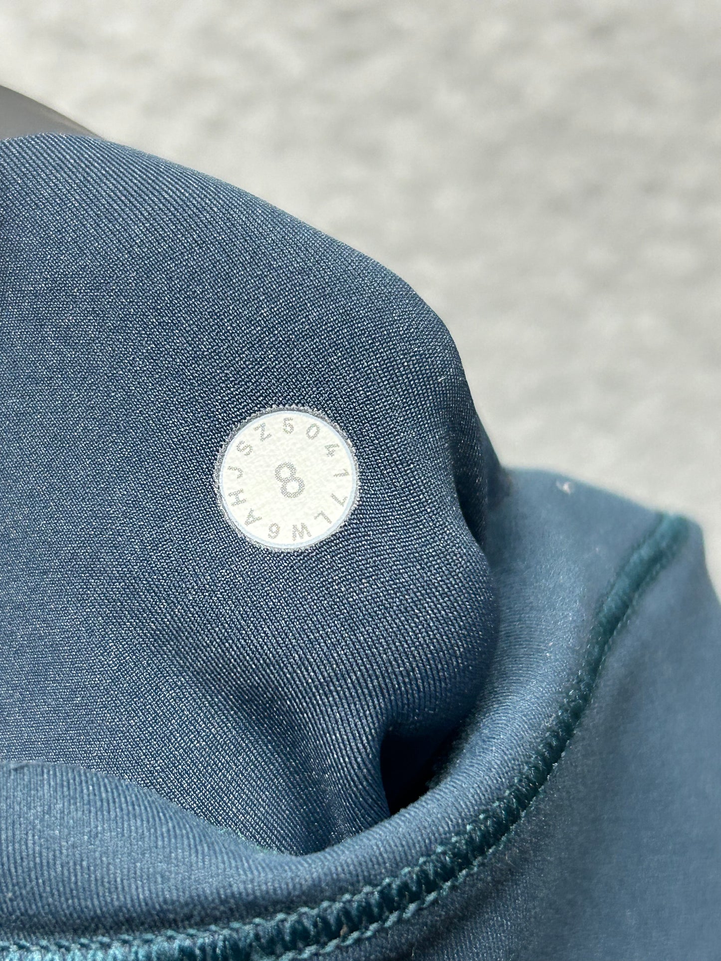 Lululemon In Movement Crop 19" Size 8 Submarine