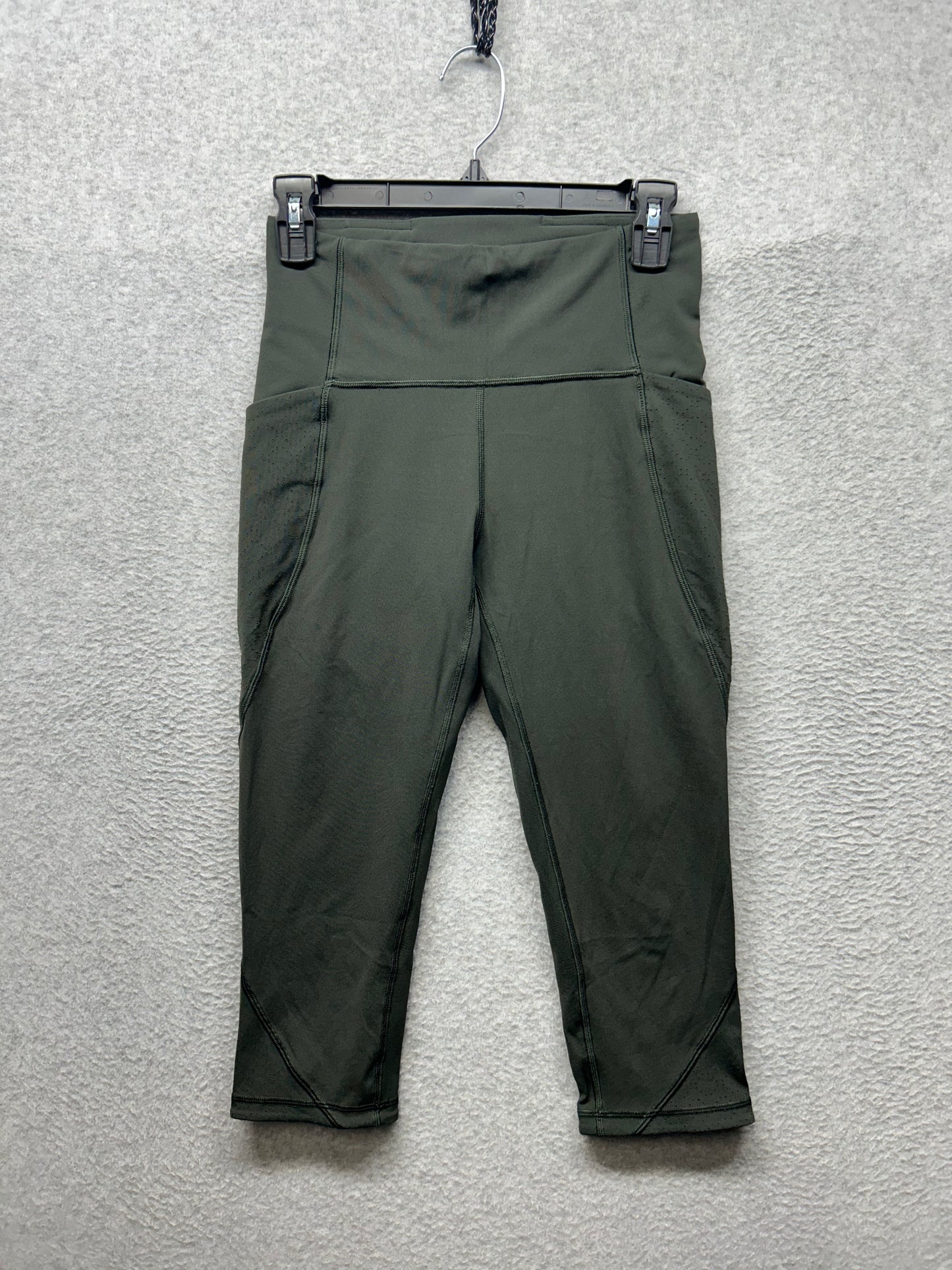 Lululemon Breezy Dot Crop 18" Size 6 Evergreen