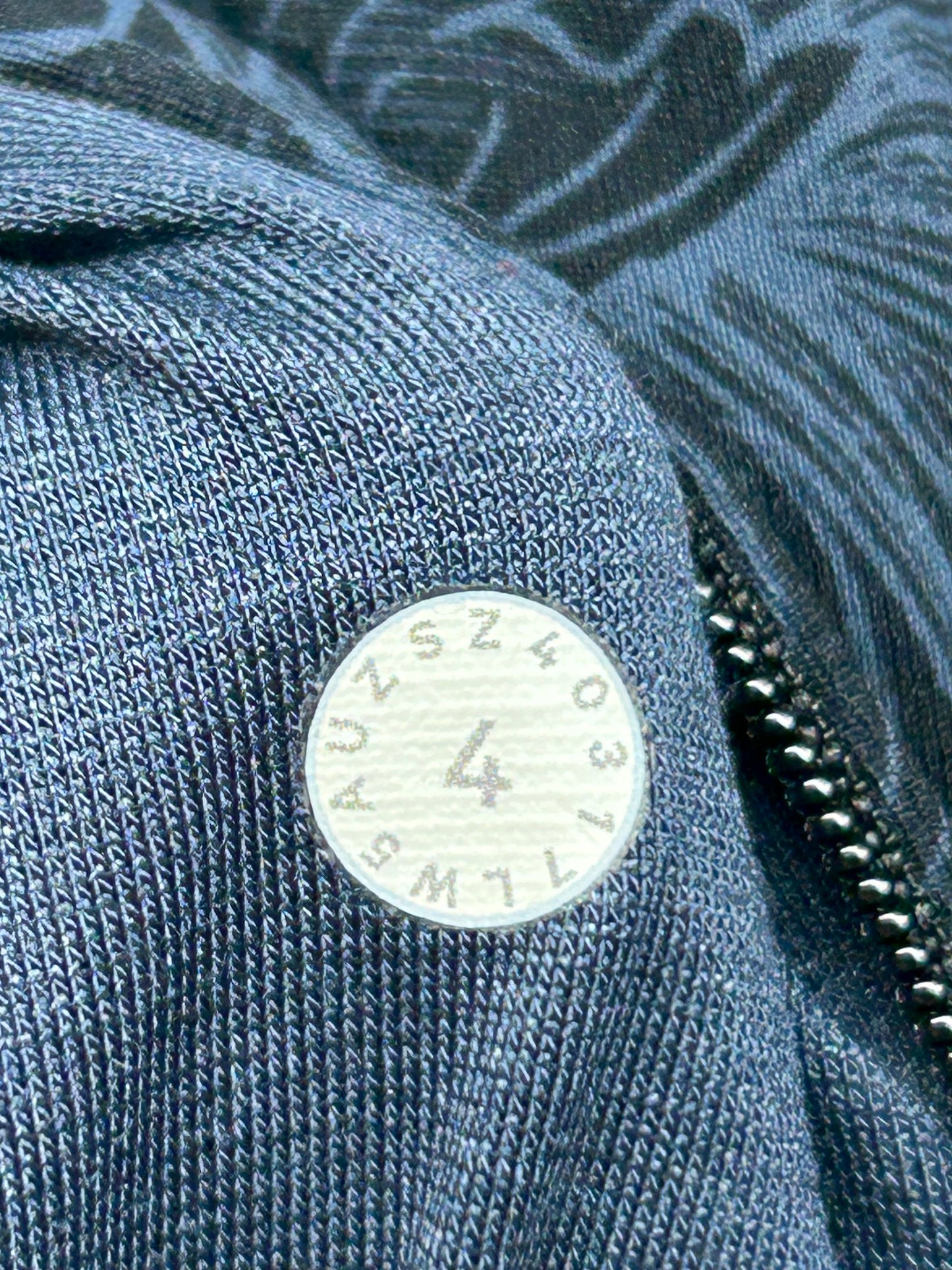 Lululemon Run On Tight 25" Size 4 Nouveau Mach Blue Black
