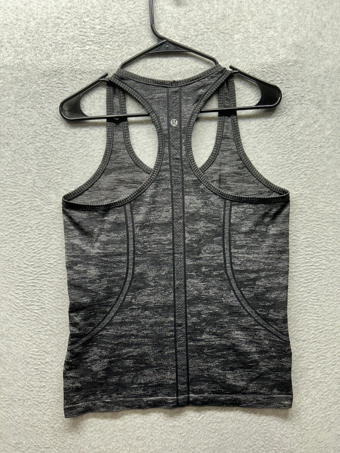 Lululemon Swiftly Tech Racerback Size 10 Black (Camo)