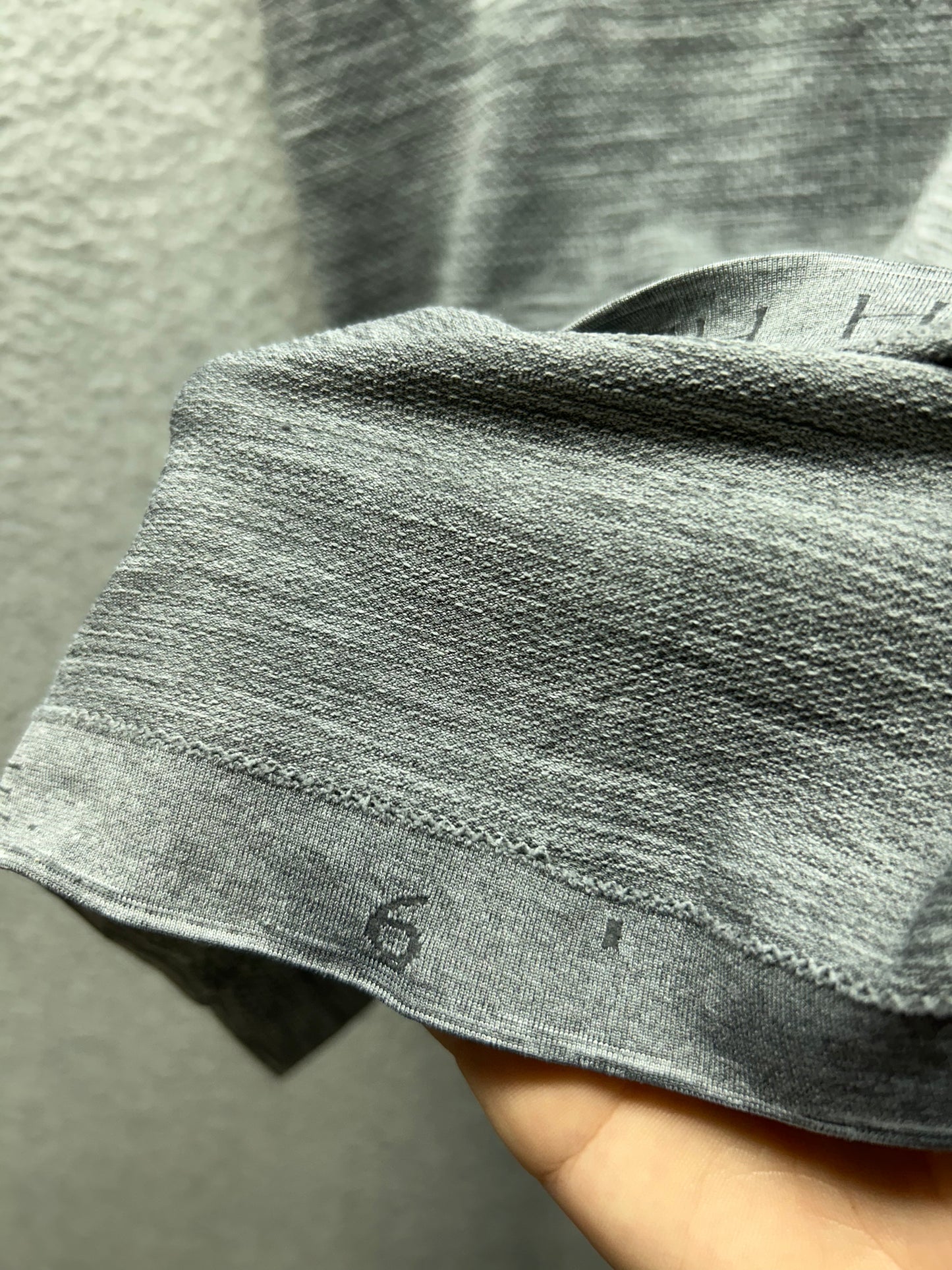 Lululemon Swiftly Tech Short Sleeve Crew Size 6 Heathered Slate