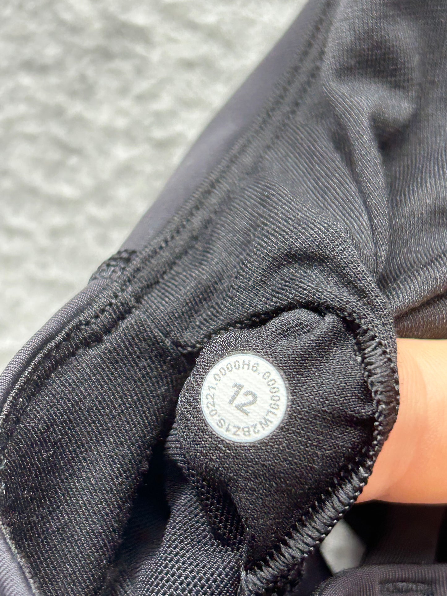 Lululemon Energy Bra High Neck Long Line Size 12 Black