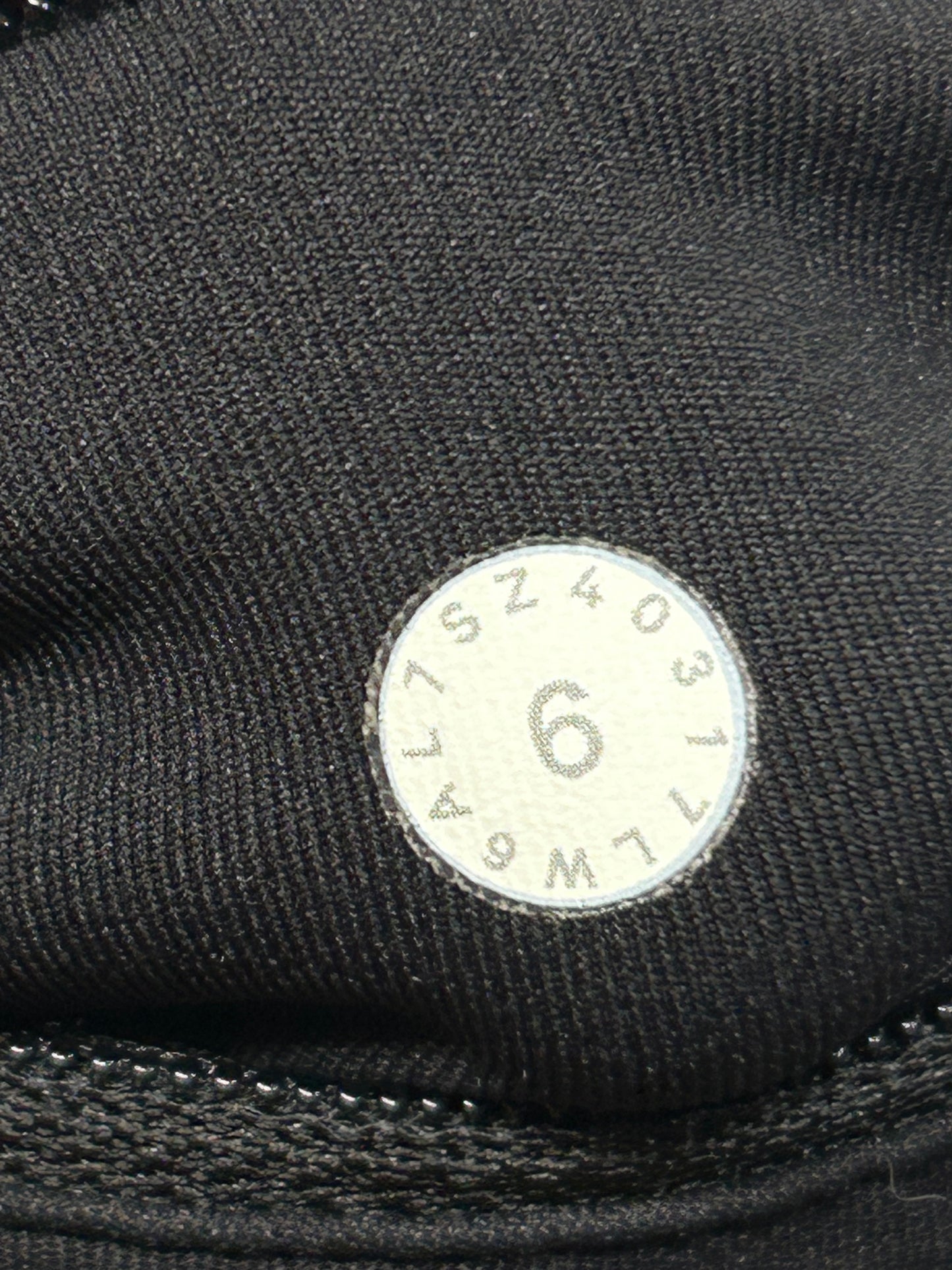 Lululemon Speed Up Crop 21" Size 6 Black