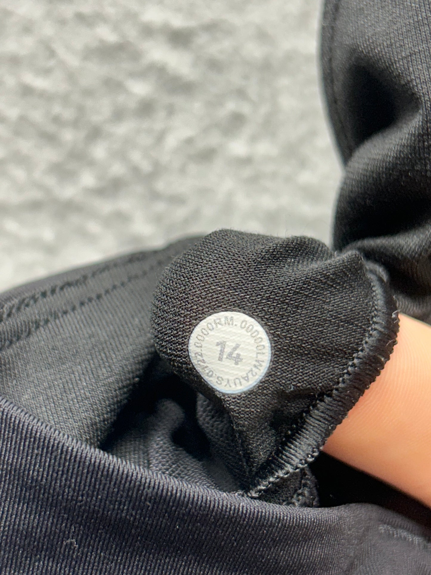 Lululemon Energy Bra Long Line Size 14 Black