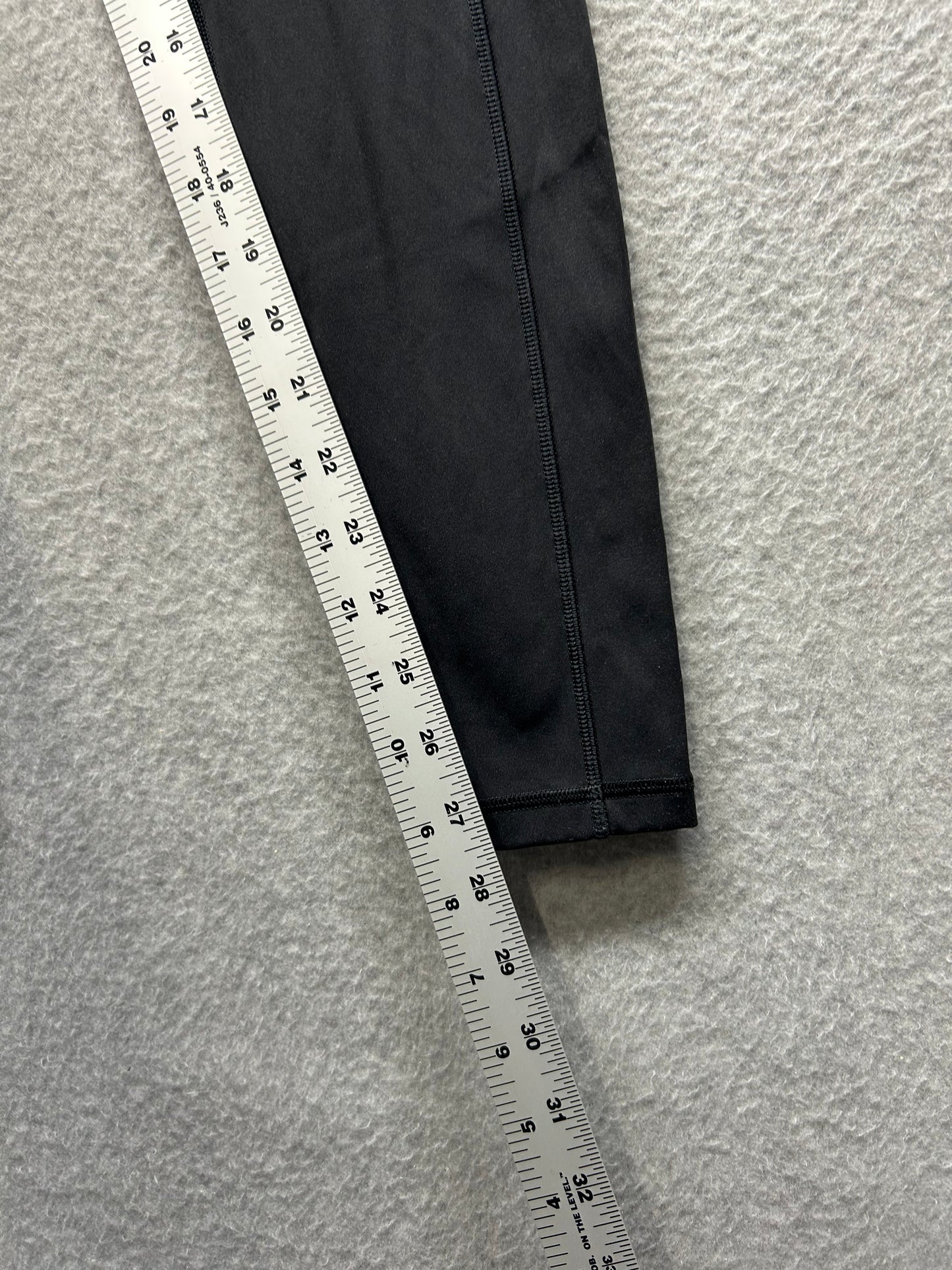 Lululemon Speed Up Tight 27.5" Full-On Luxtreme Size 6 Black
