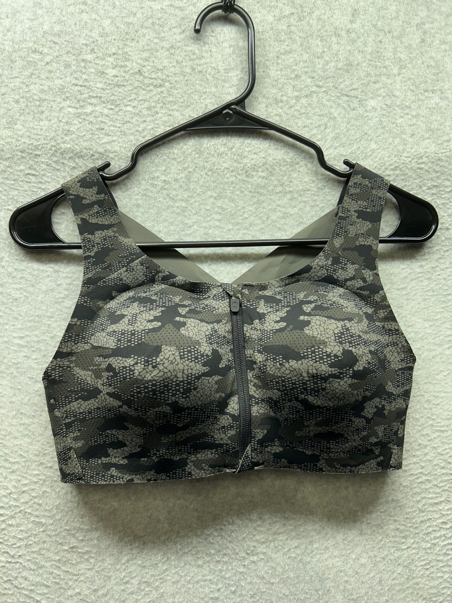 Lululemon Enlite Bra Weave Size 36C Collage Camo Mini Black Multi