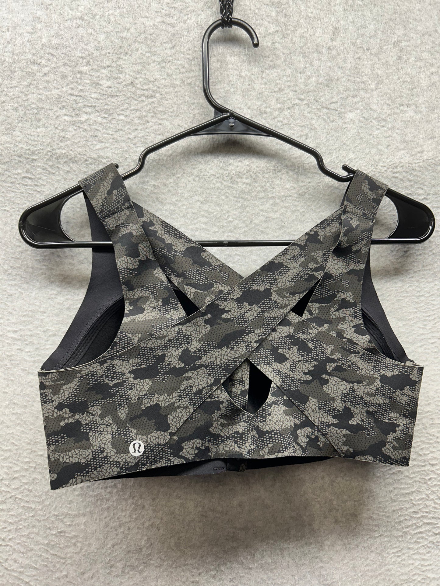 Lululemon Enlite Bra Weave Size 36C Collage Camo Mini Black Multi