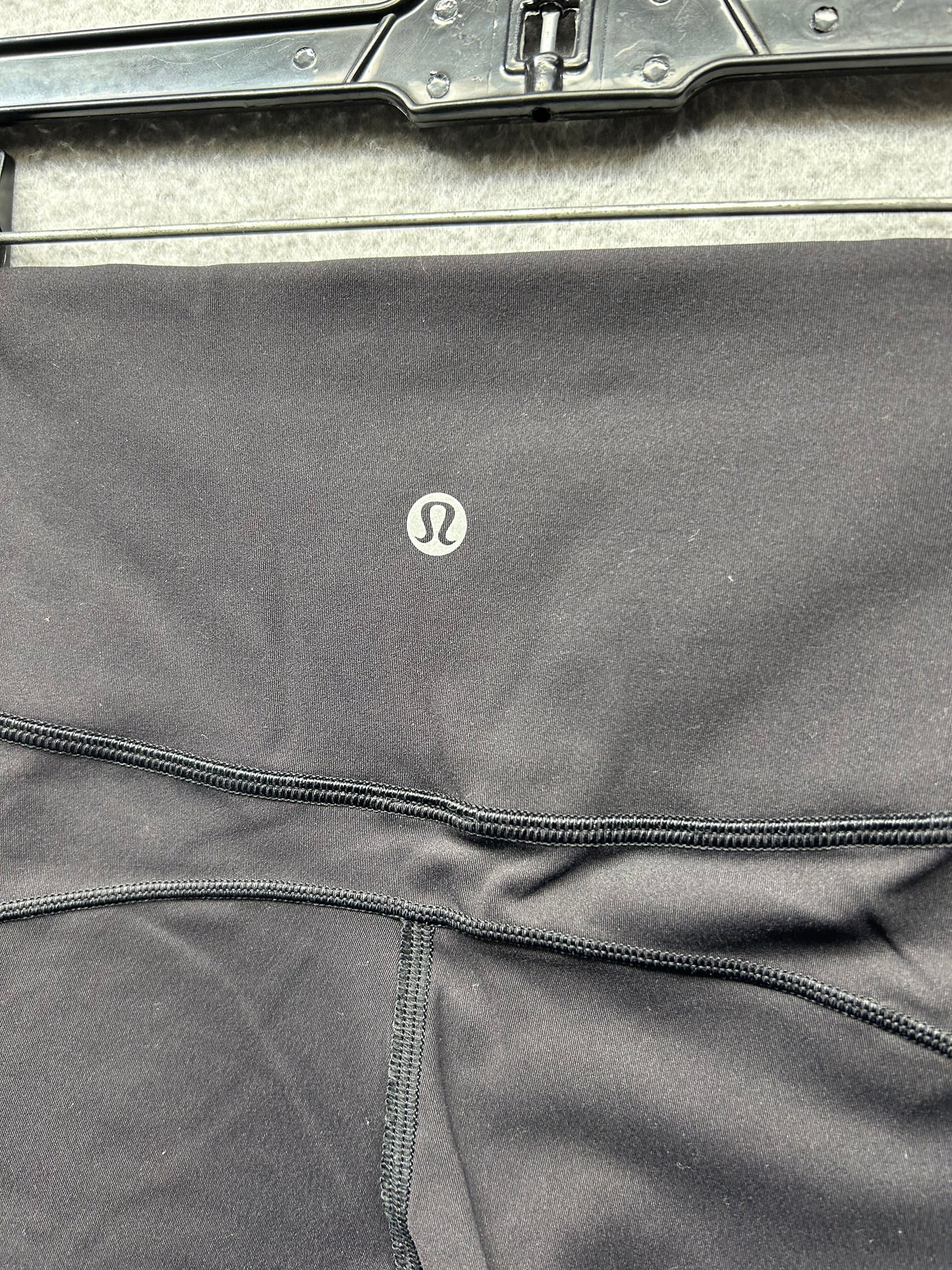 Lululemon In Movement Tight 25" Everlux Size 6 Black