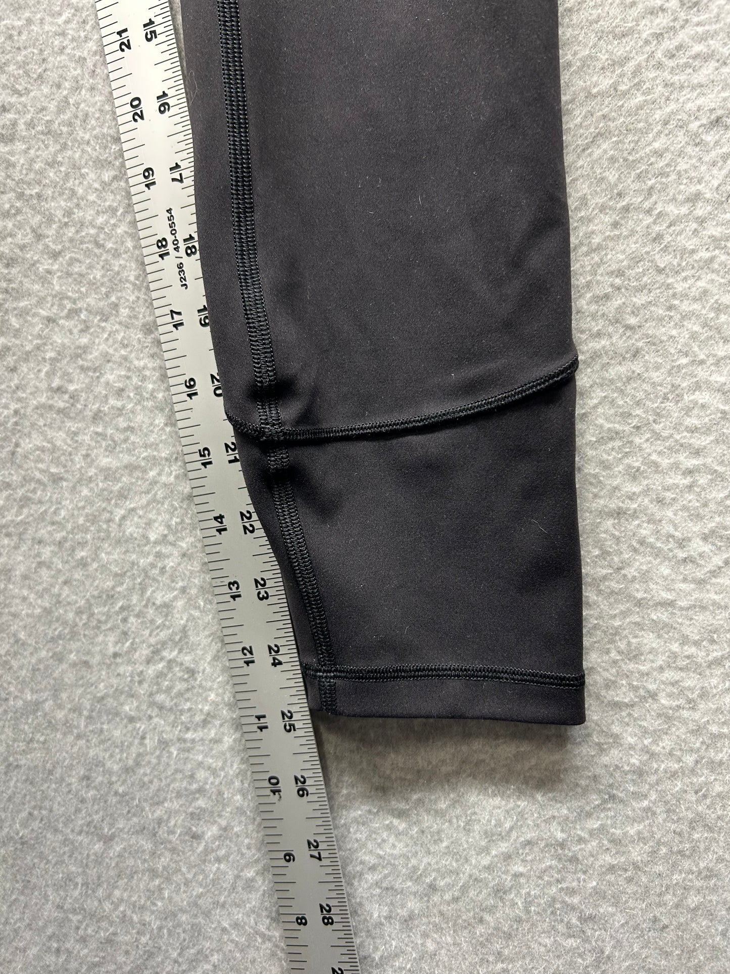 Lululemon In Movement Tight 25" Everlux Size 6 Black
