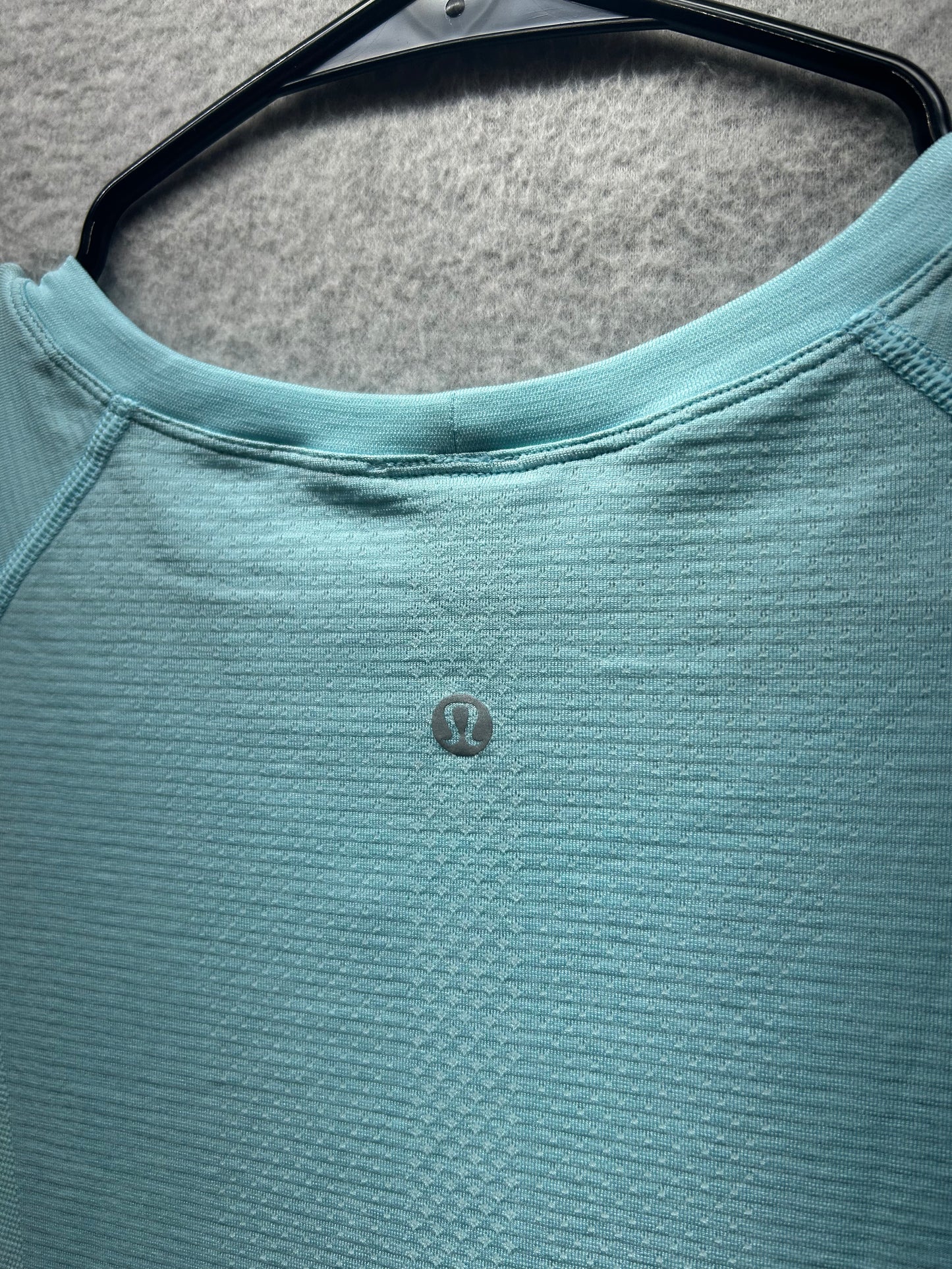 Lululemon Swiftly Tech Short Sleeve Shirt 2.0 Size 16 Delicate Mint